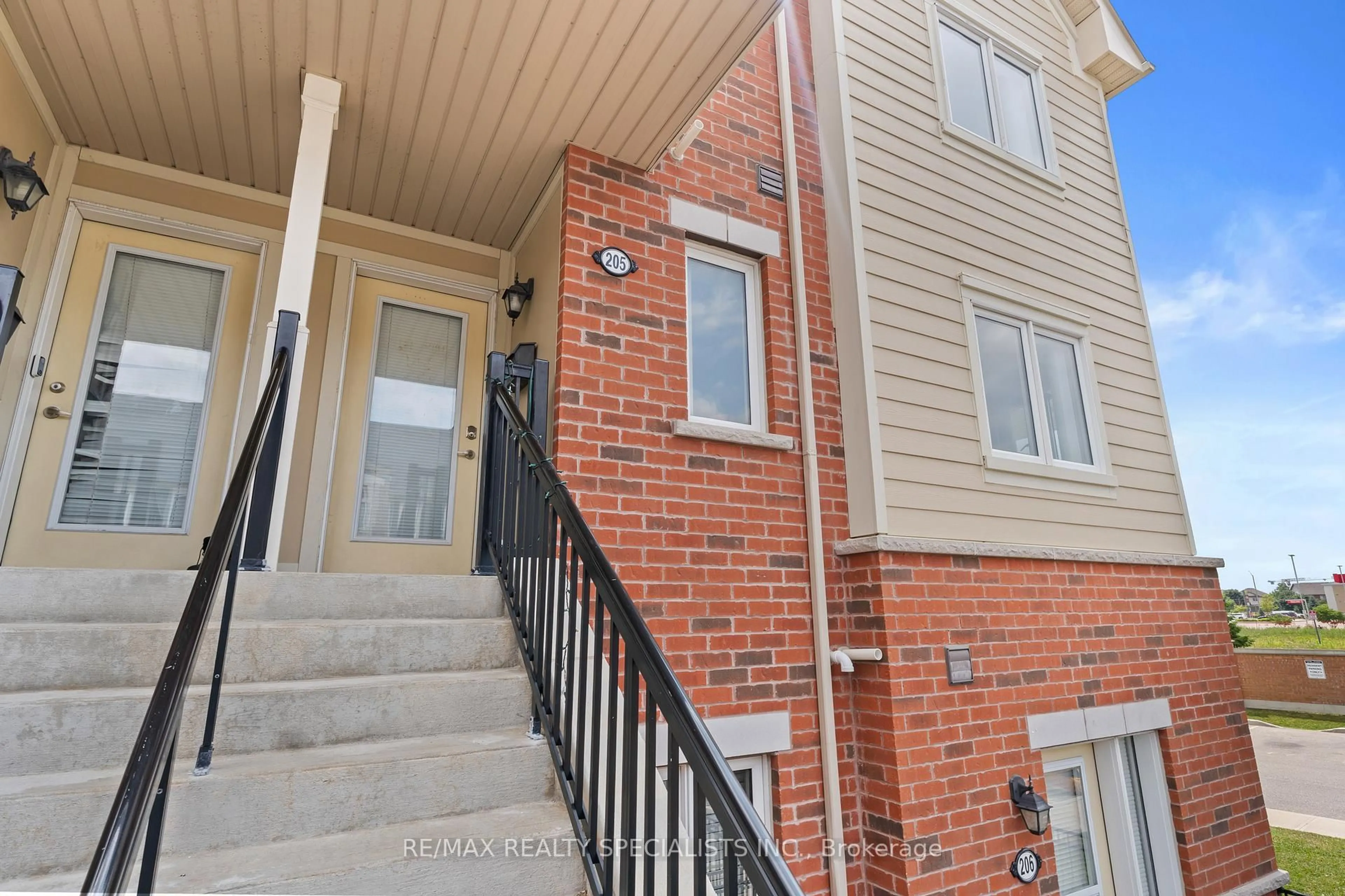 Unknown for 250 Sunny Meadow Blvd #205, Brampton Ontario L6R 2Y7