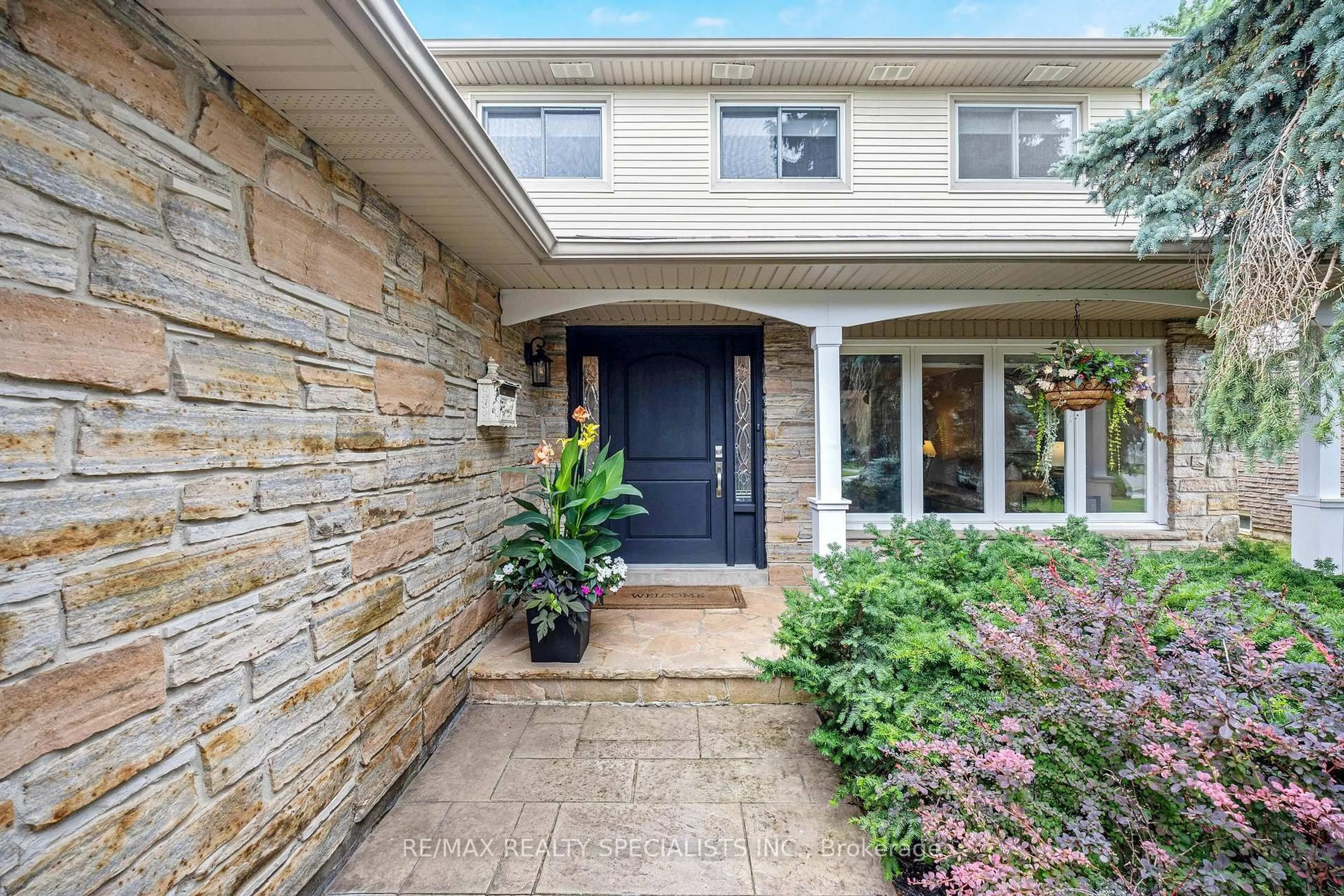 Home with brick exterior material, street for 798 Cabot Tr, Milton Ontario L9T 3M7