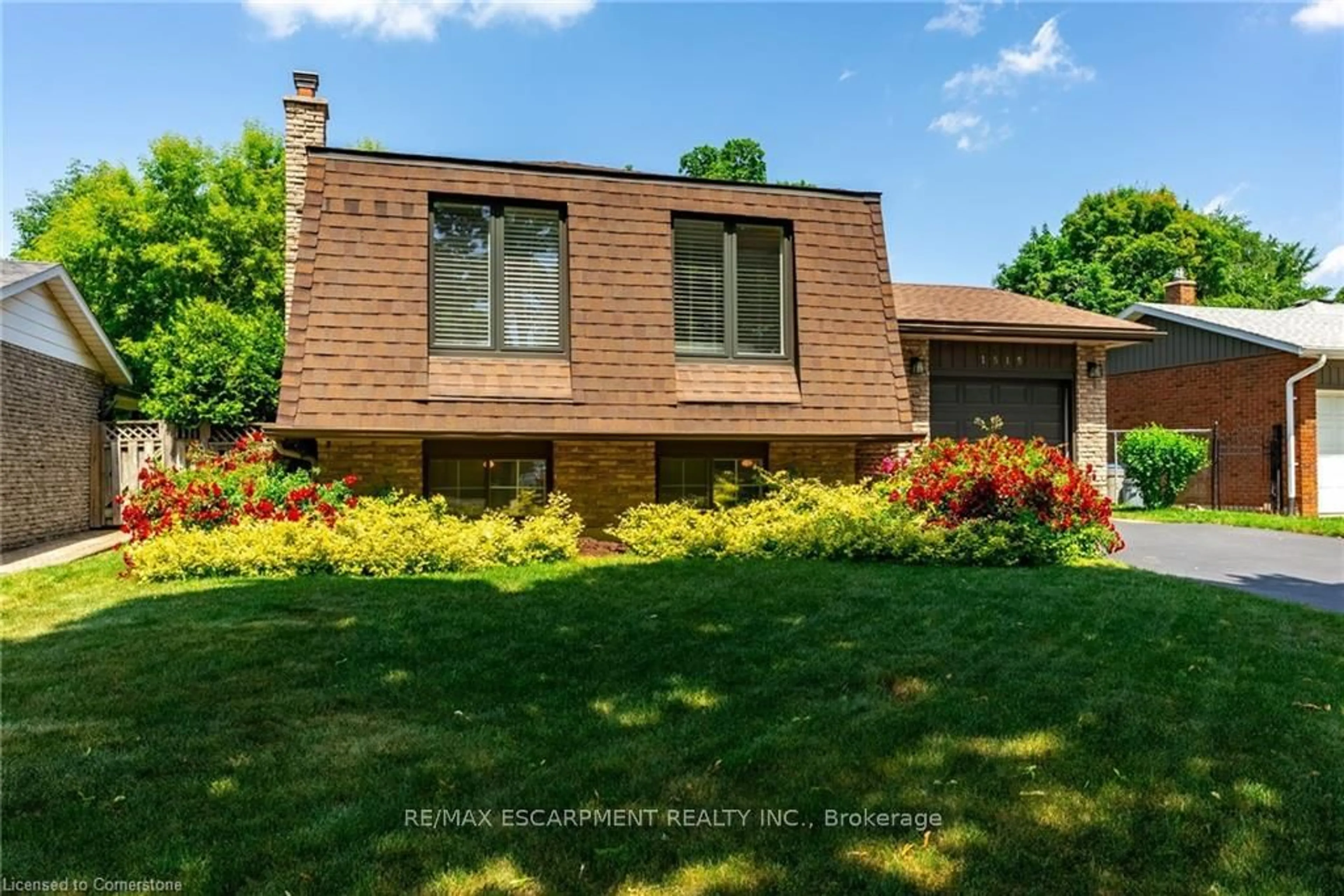 Home with brick exterior material, street for 1515 Brenner Cres, Burlington Ontario L7P 2V9