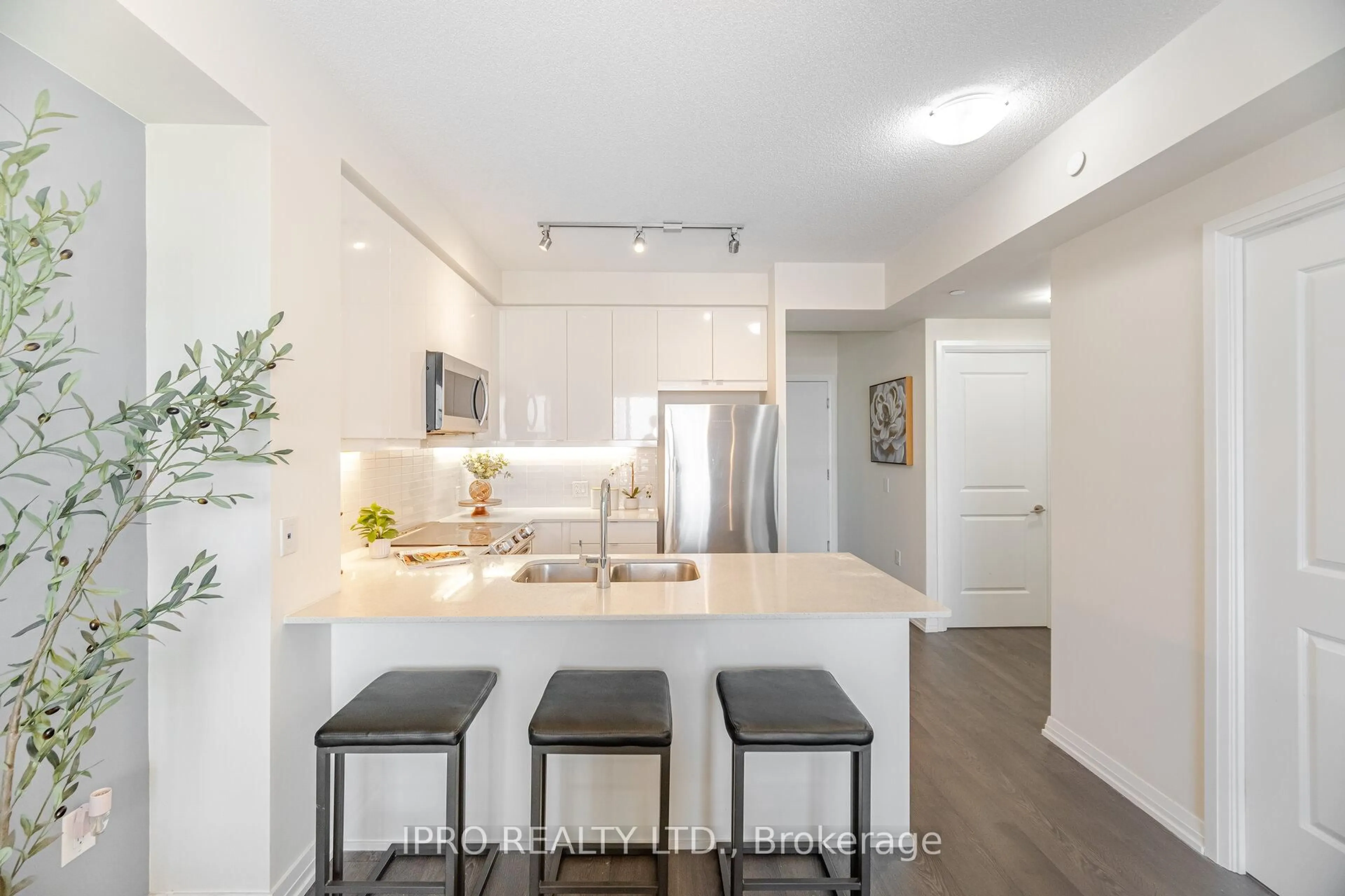 Open concept kitchen, unknown for 50 Thomas Riley Rd #706, Toronto Ontario M9B 0C5
