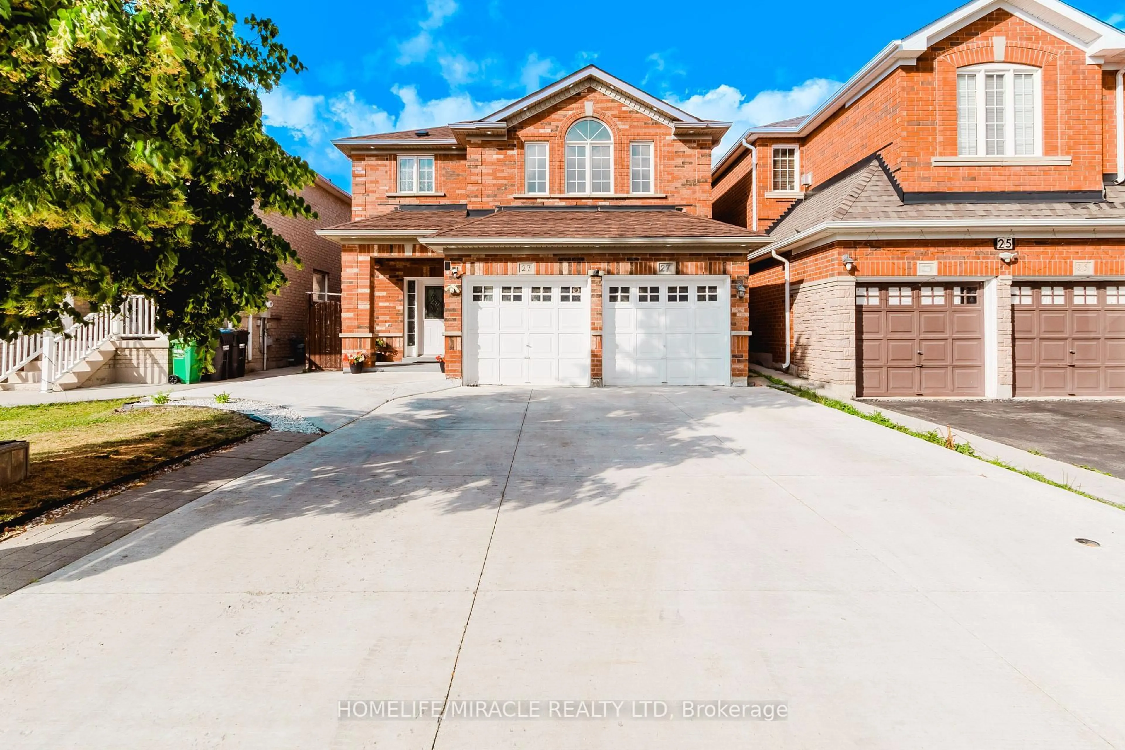 Home with brick exterior material, street for 27 Siver Egret Rd, Brampton Ontario L7A 3P6