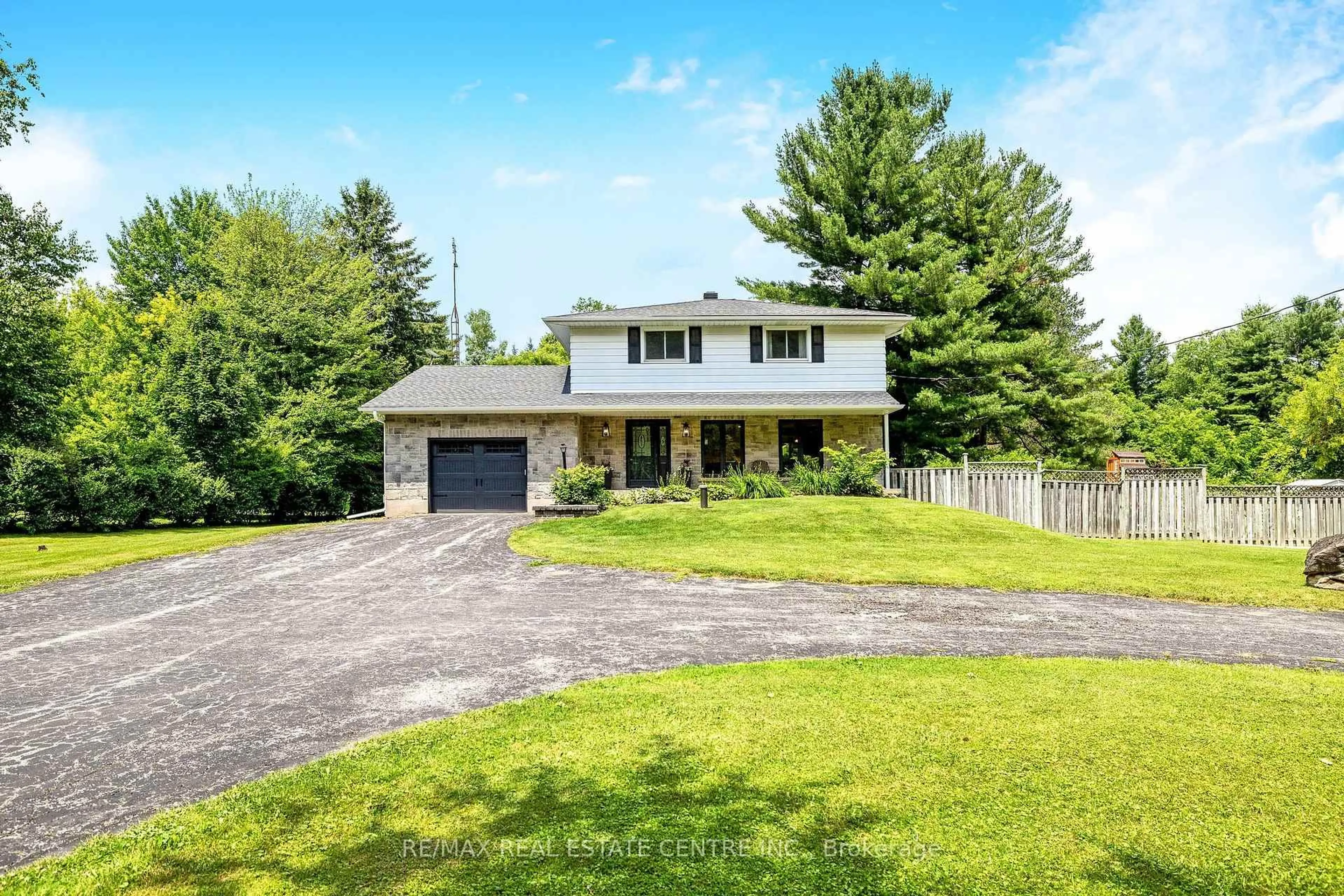 A pic from outside/outdoor area/front of a property/back of a property/a pic from drone, unknown for 3083 Limestone Rd, Milton Ontario L0P 1B0