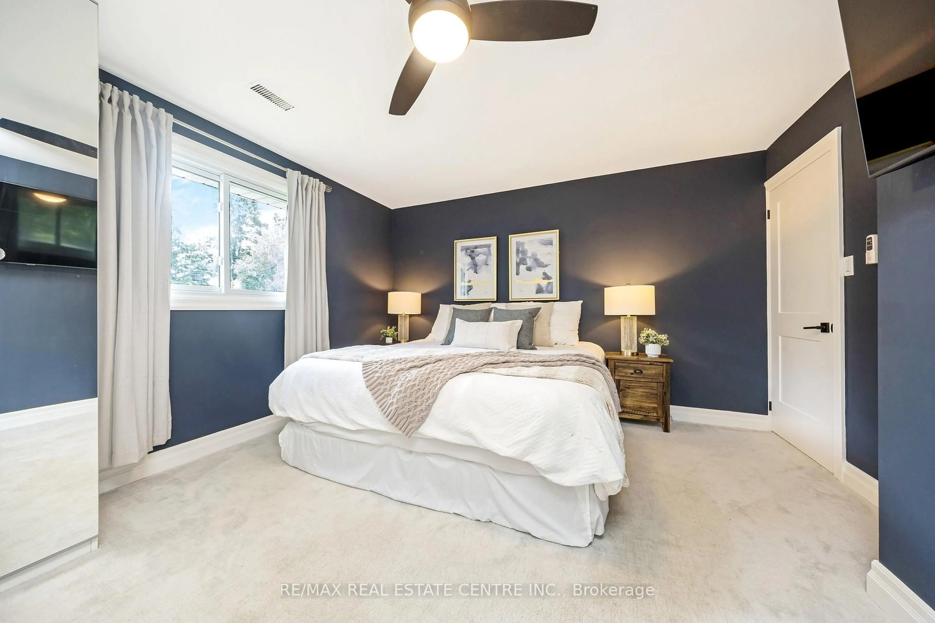 Bedroom with bed, unknown for 3083 Limestone Rd, Milton Ontario L0P 1B0