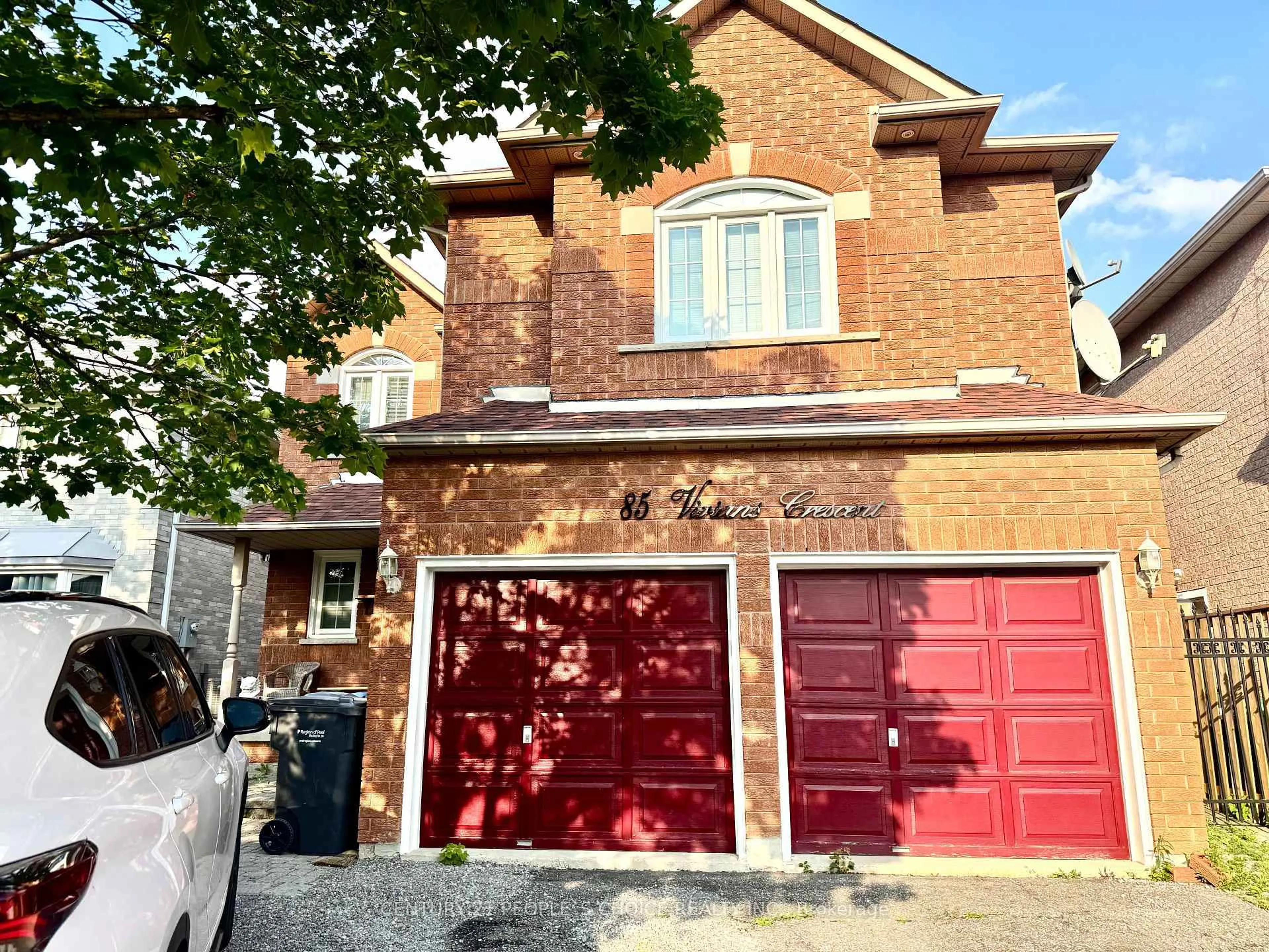 Home with brick exterior material, street for 85 Vivians Cres, Brampton Ontario L6Y 4V2