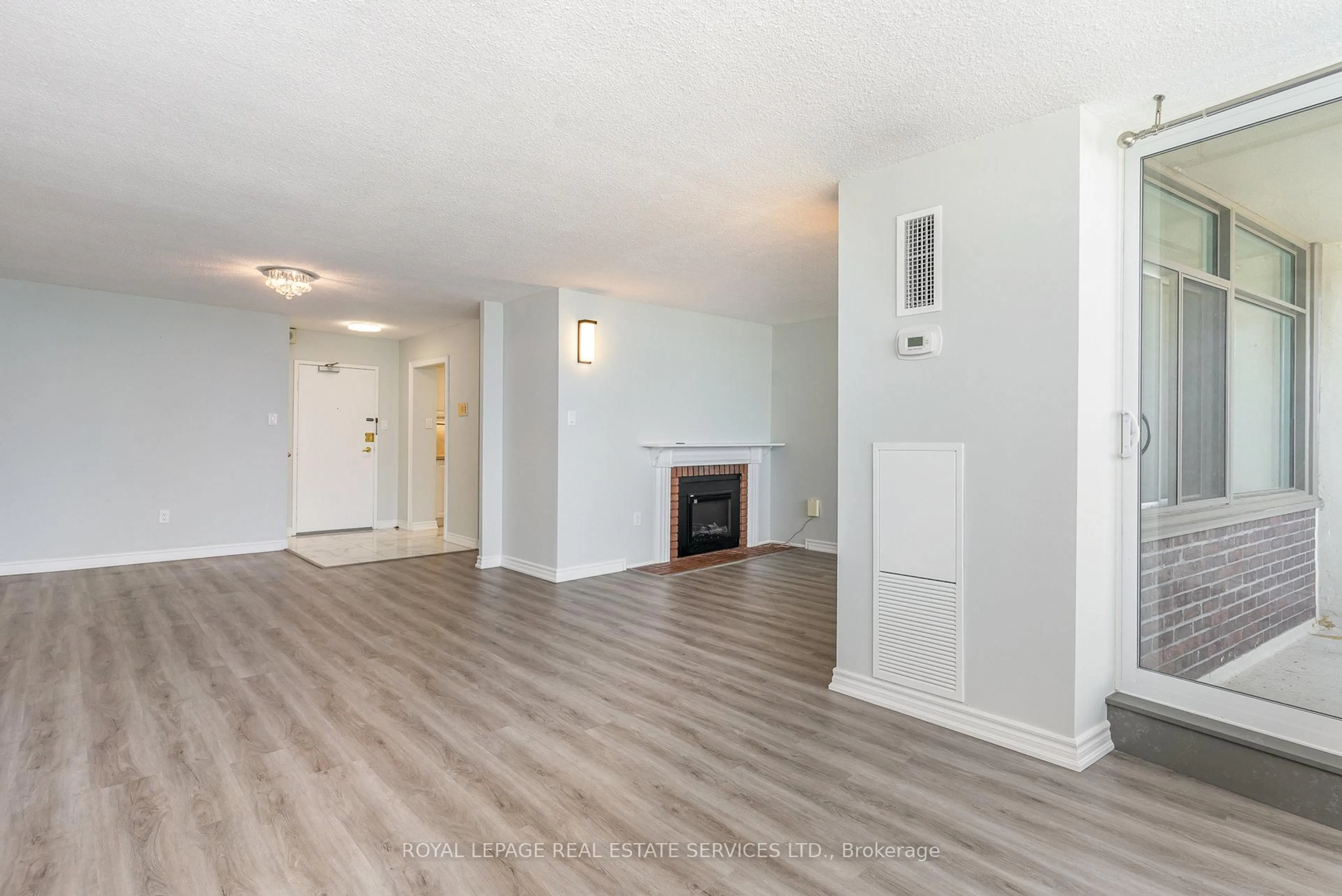 Unknown for 3100 Kirwin Ave #2905, Mississauga Ontario L5A 3S6