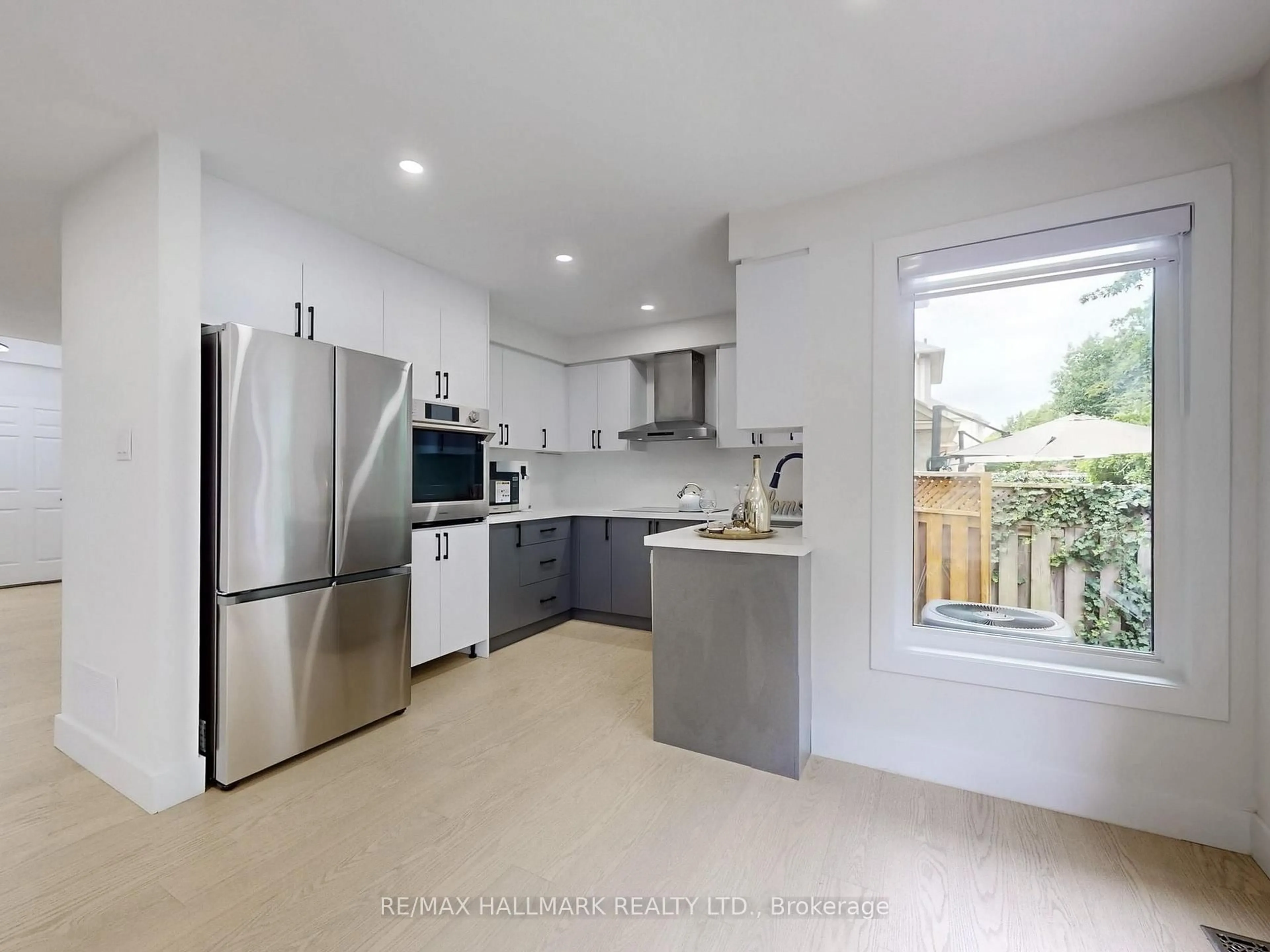Open concept kitchen, unknown for 1043 Freeman Tr, Milton Ontario L9T 5T3