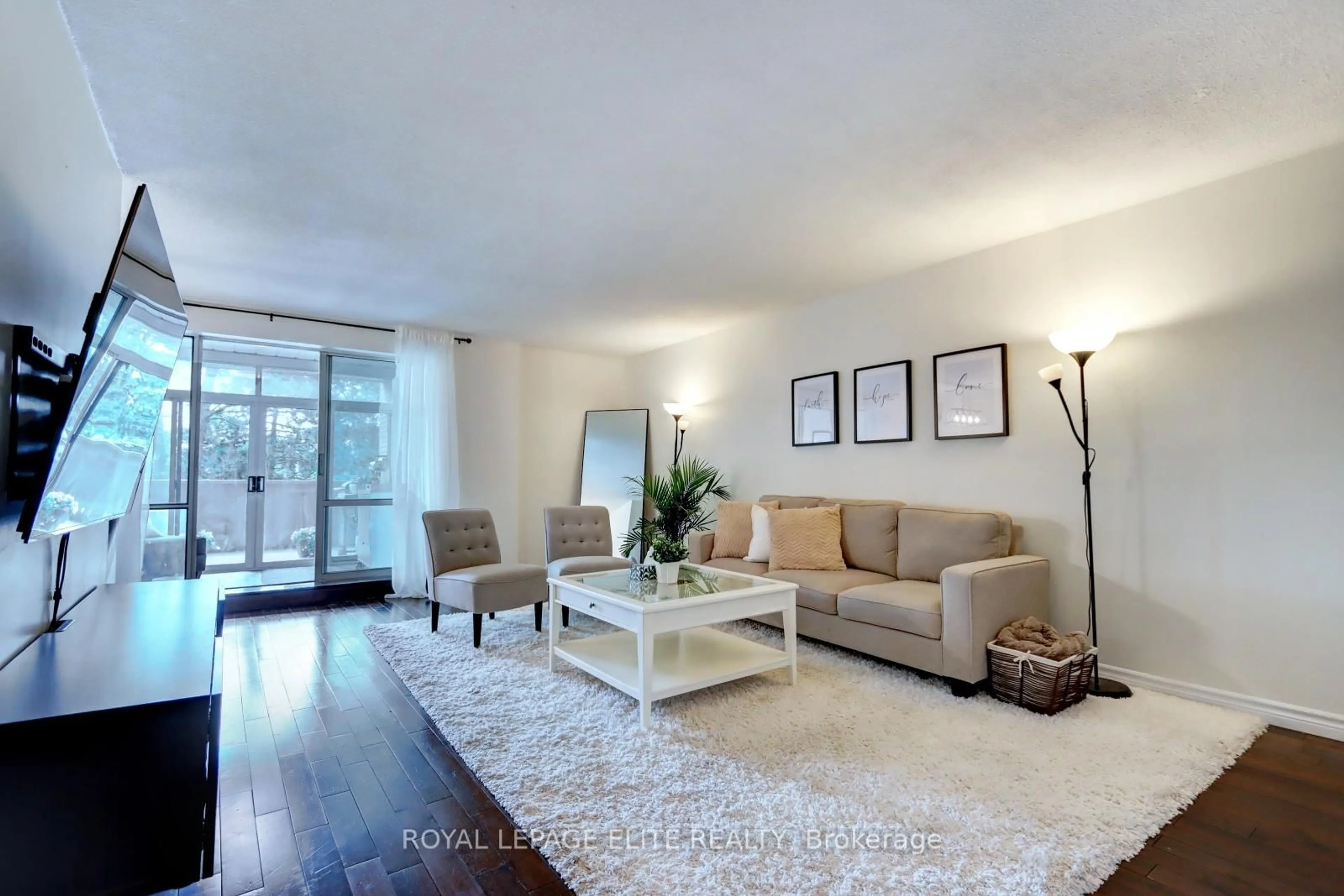Living room with furniture, unknown for 3025 THE CREDIT WOODLANDS #238, Mississauga Ontario L5C 2V3