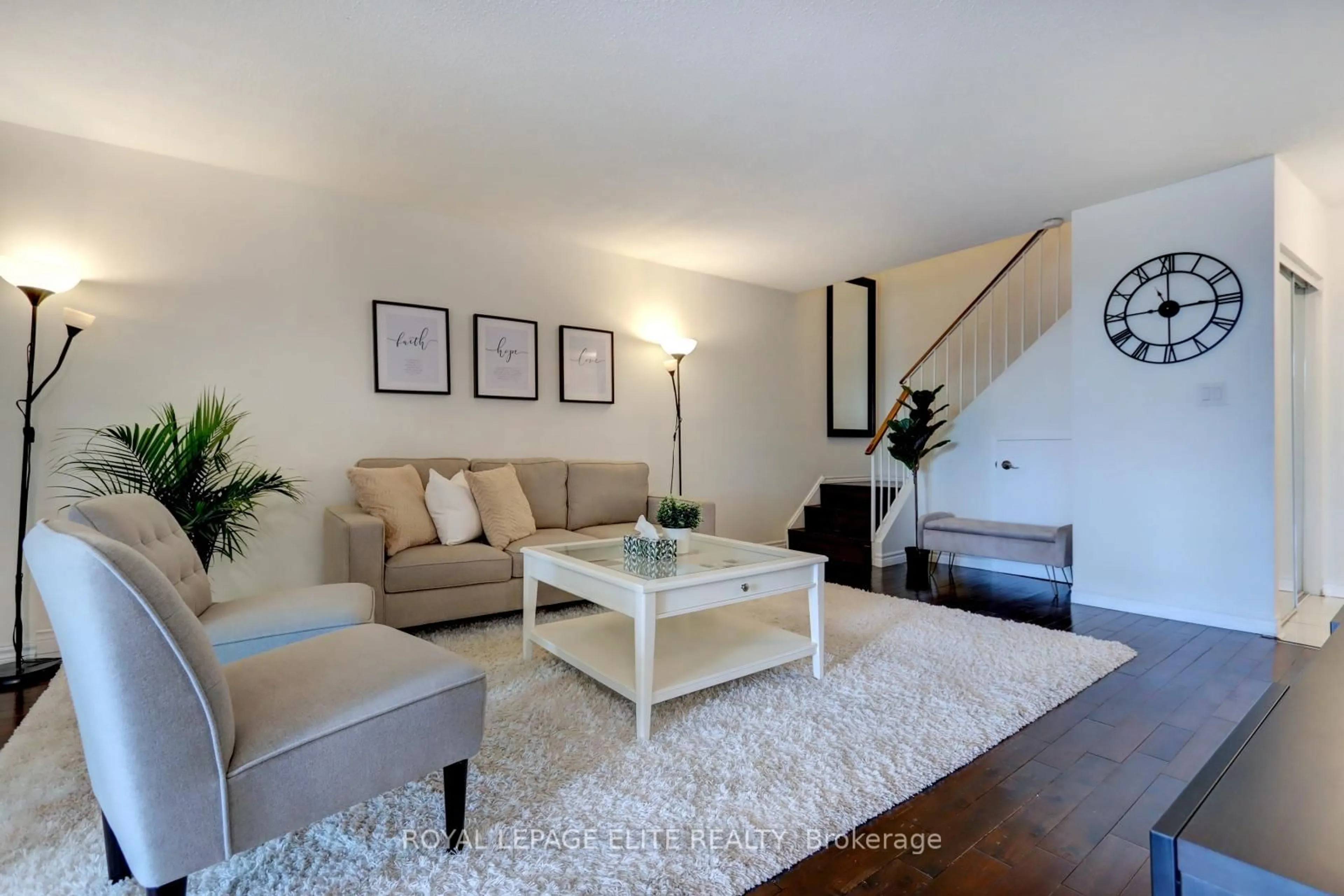 Living room with furniture, unknown for 3025 THE CREDIT WOODLANDS #238, Mississauga Ontario L5C 2V3