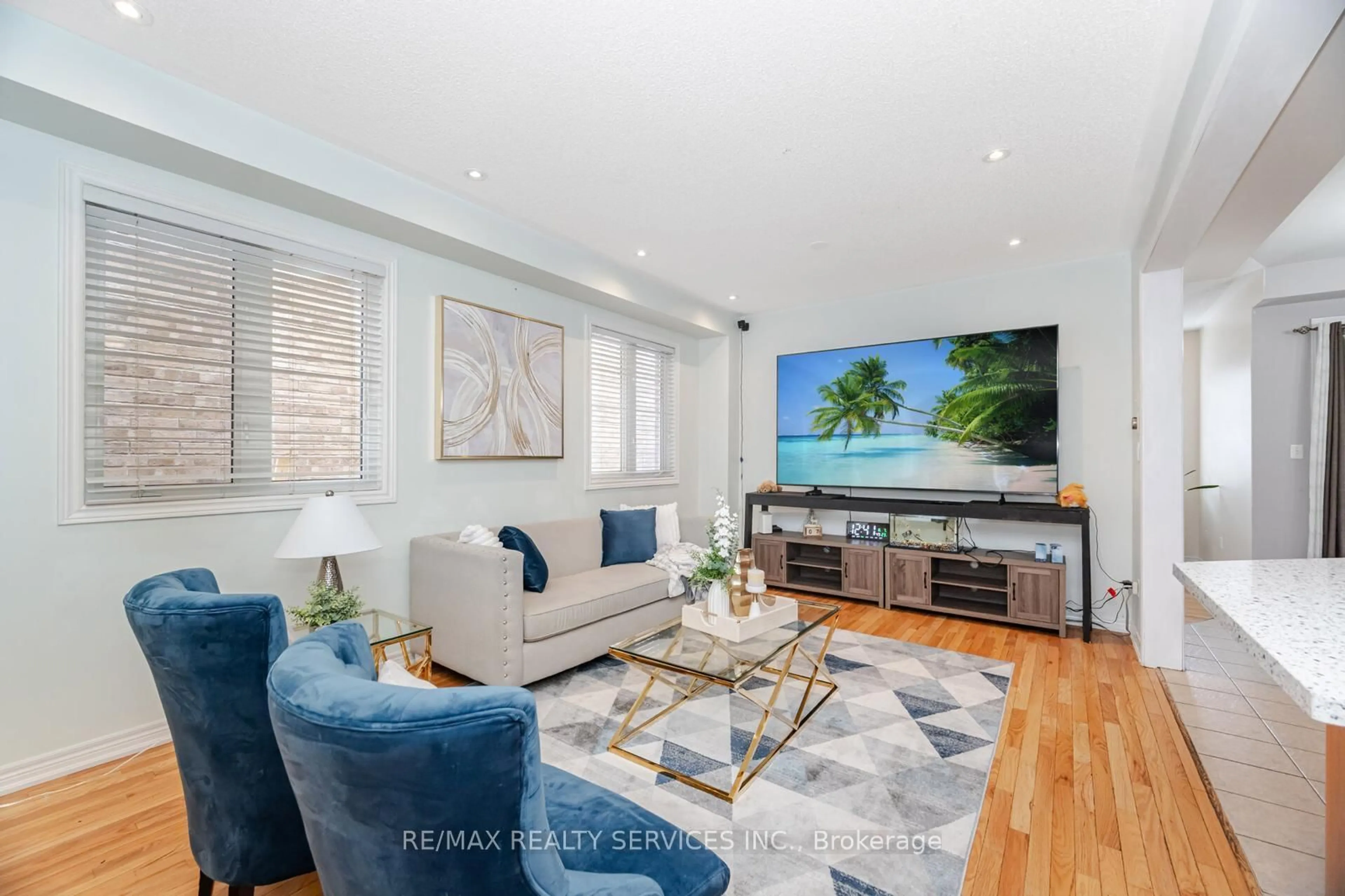 Living room with furniture, unknown for 5 Goswell St, Brampton Ontario L6T 3G8