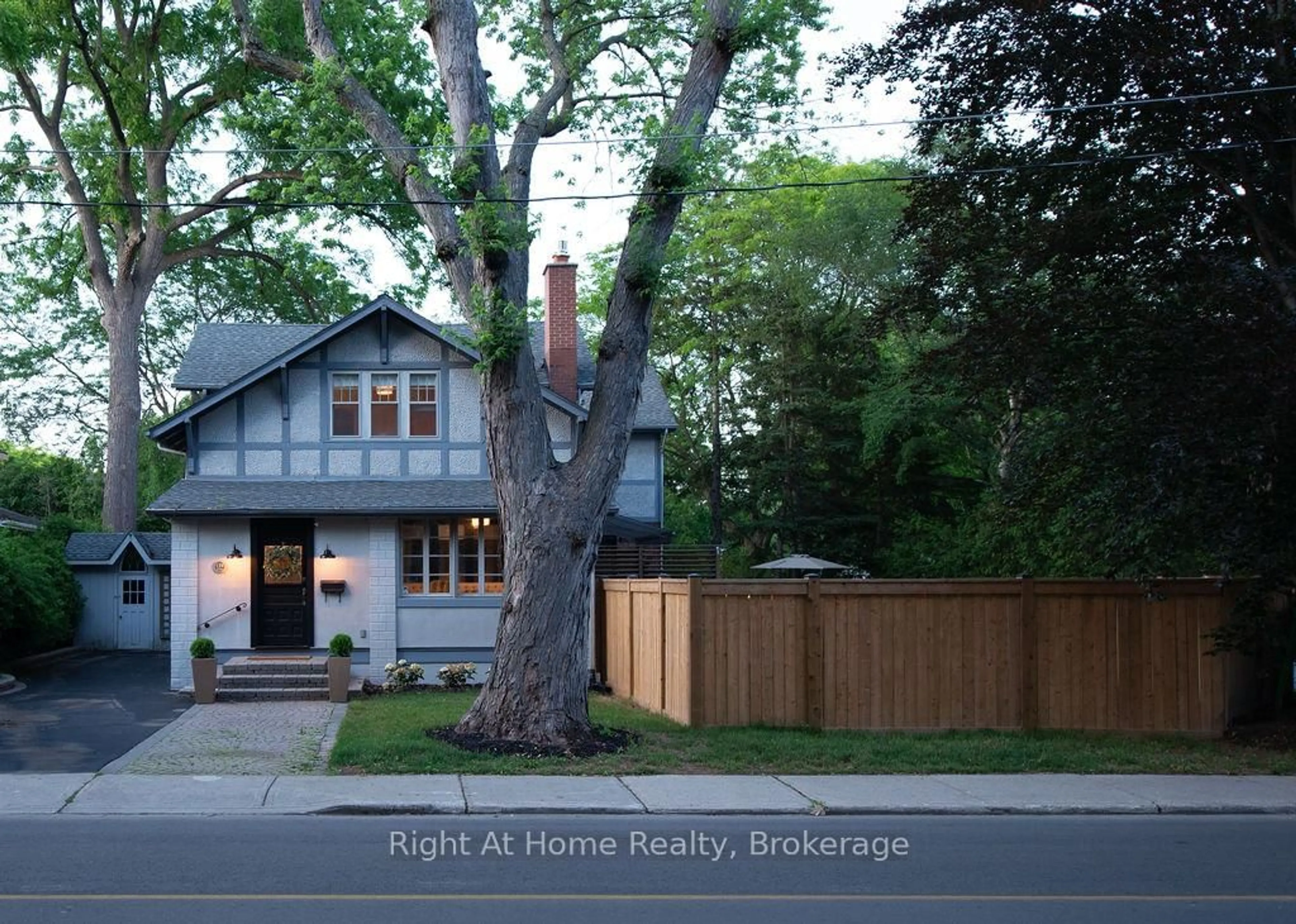 Unknown for 139 Allan St, Oakville Ontario L6J 3N6