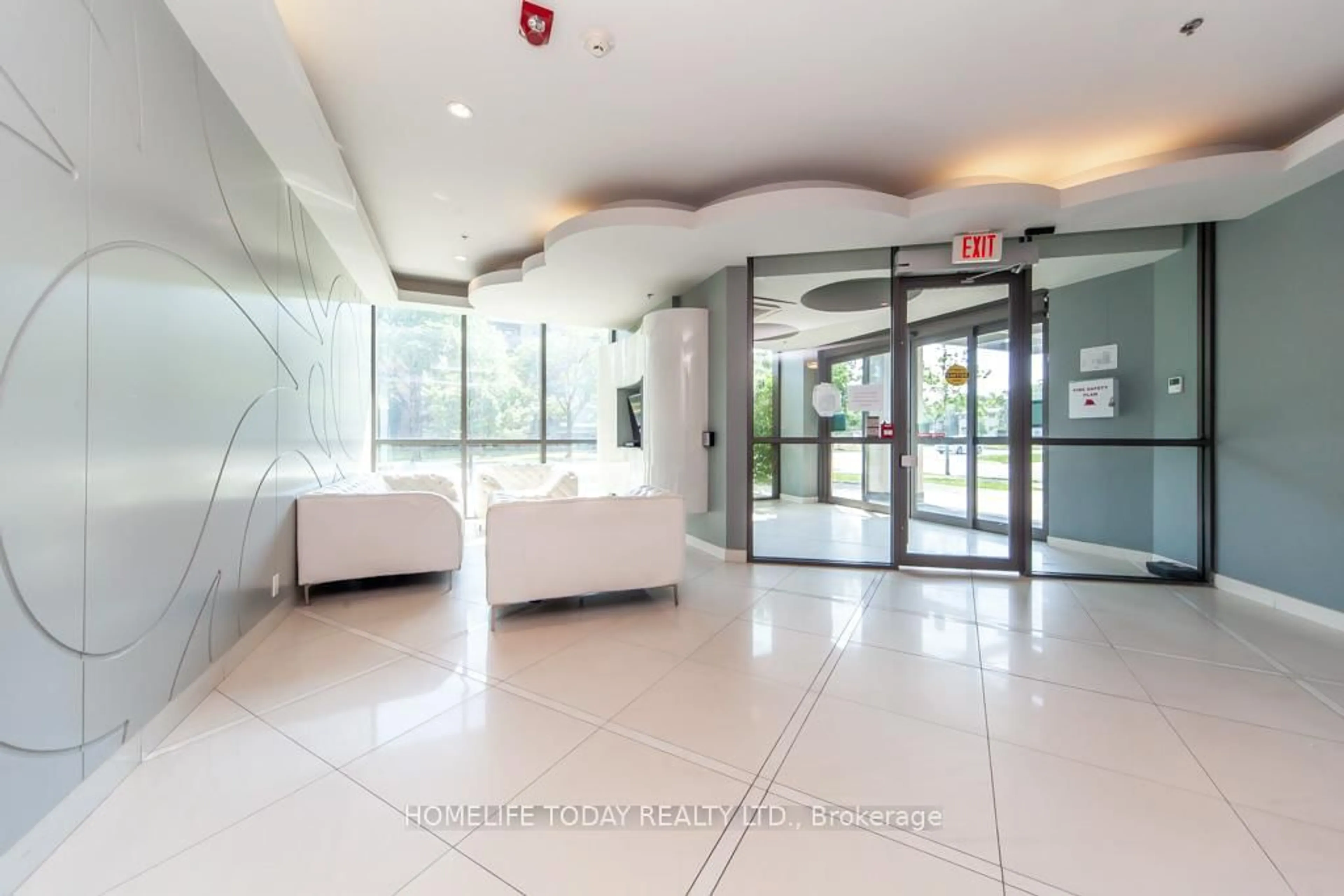 Indoor foyer for 80 Esther Lorrie Dr #313, Toronto Ontario M9W 0C6