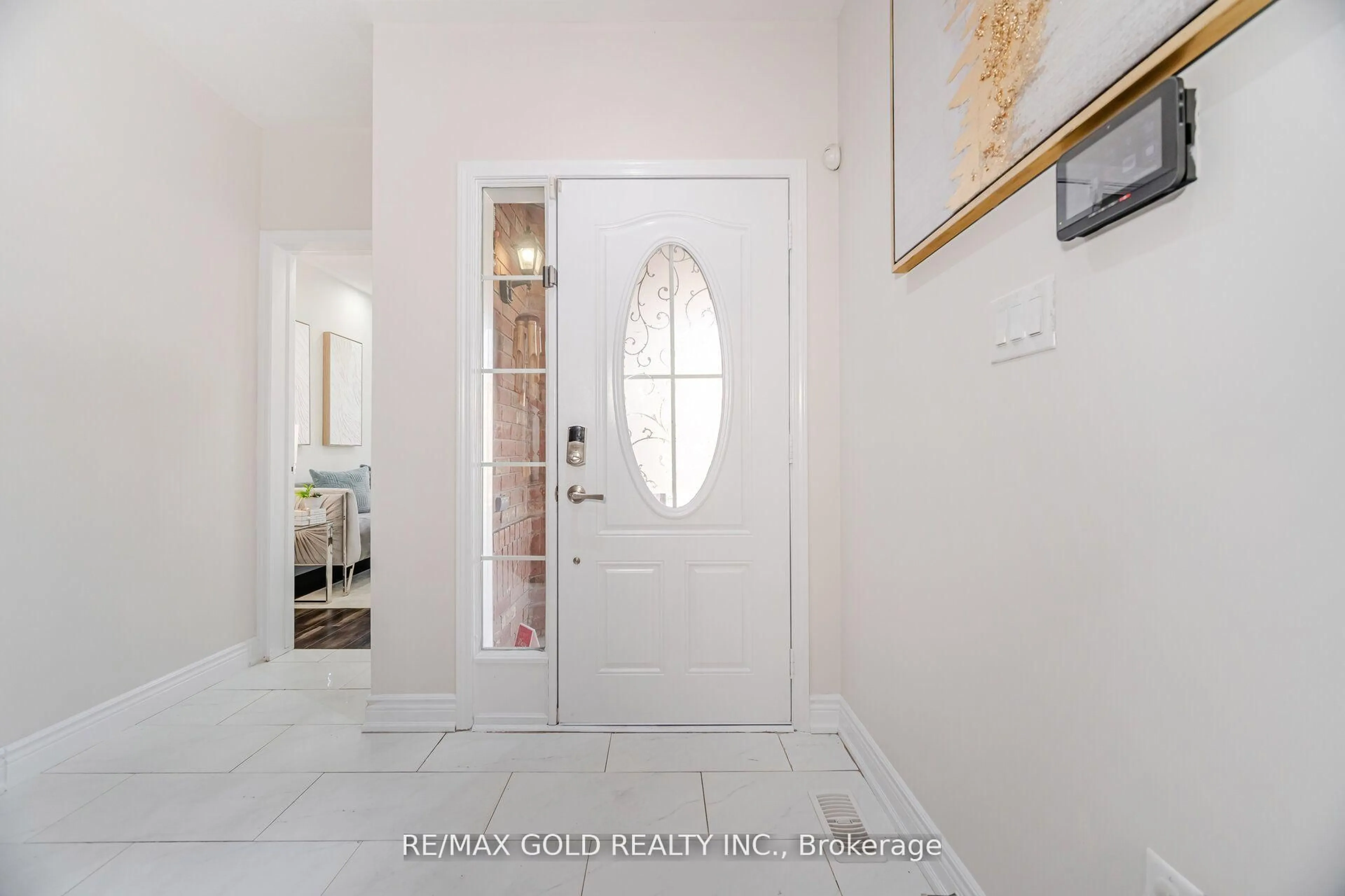 Indoor entryway for 49 Biddens Sq, Brampton Ontario L6P 3P9