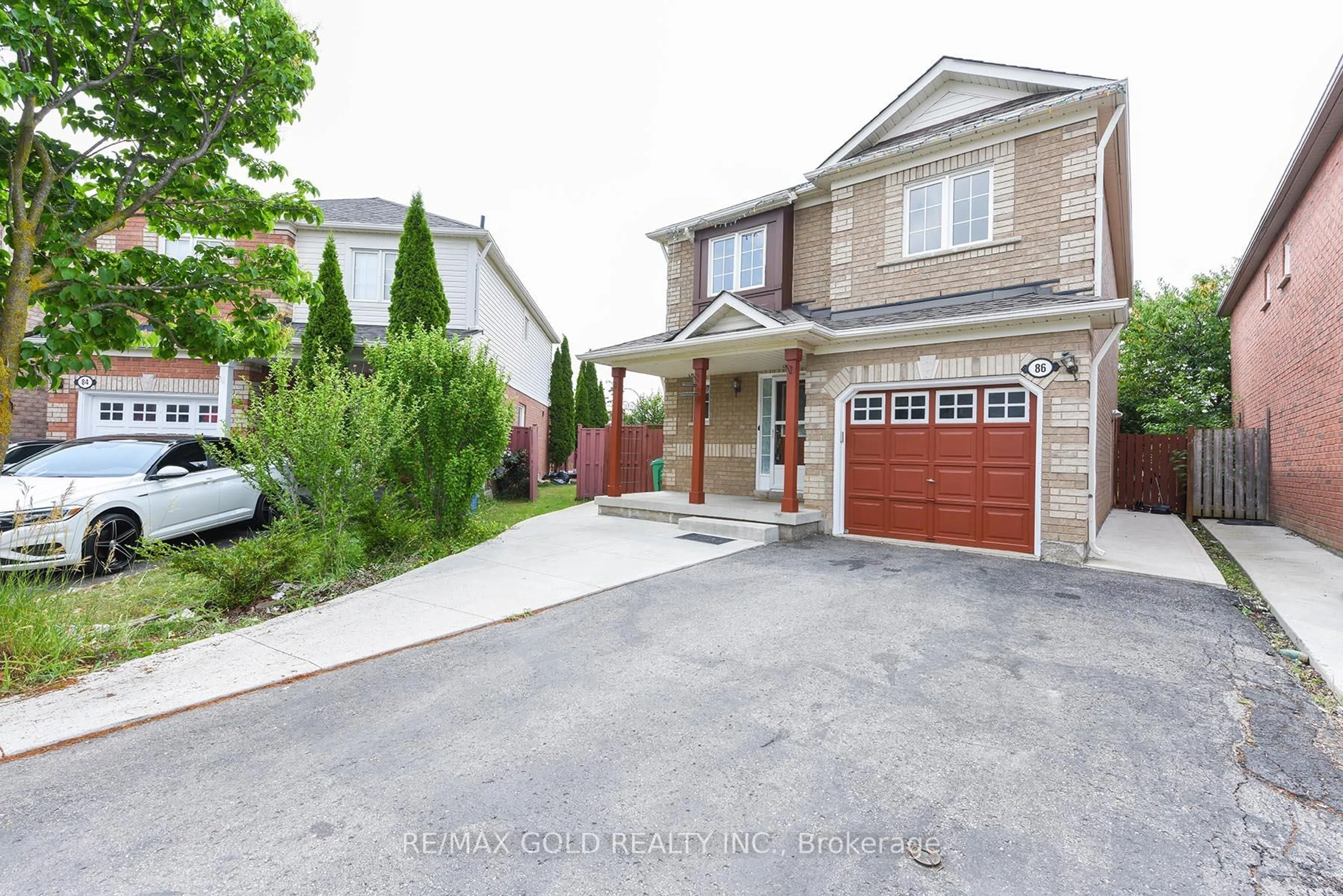 Home with brick exterior material, street for 86 Charleswood Circ, Brampton Ontario L7A 1Z1