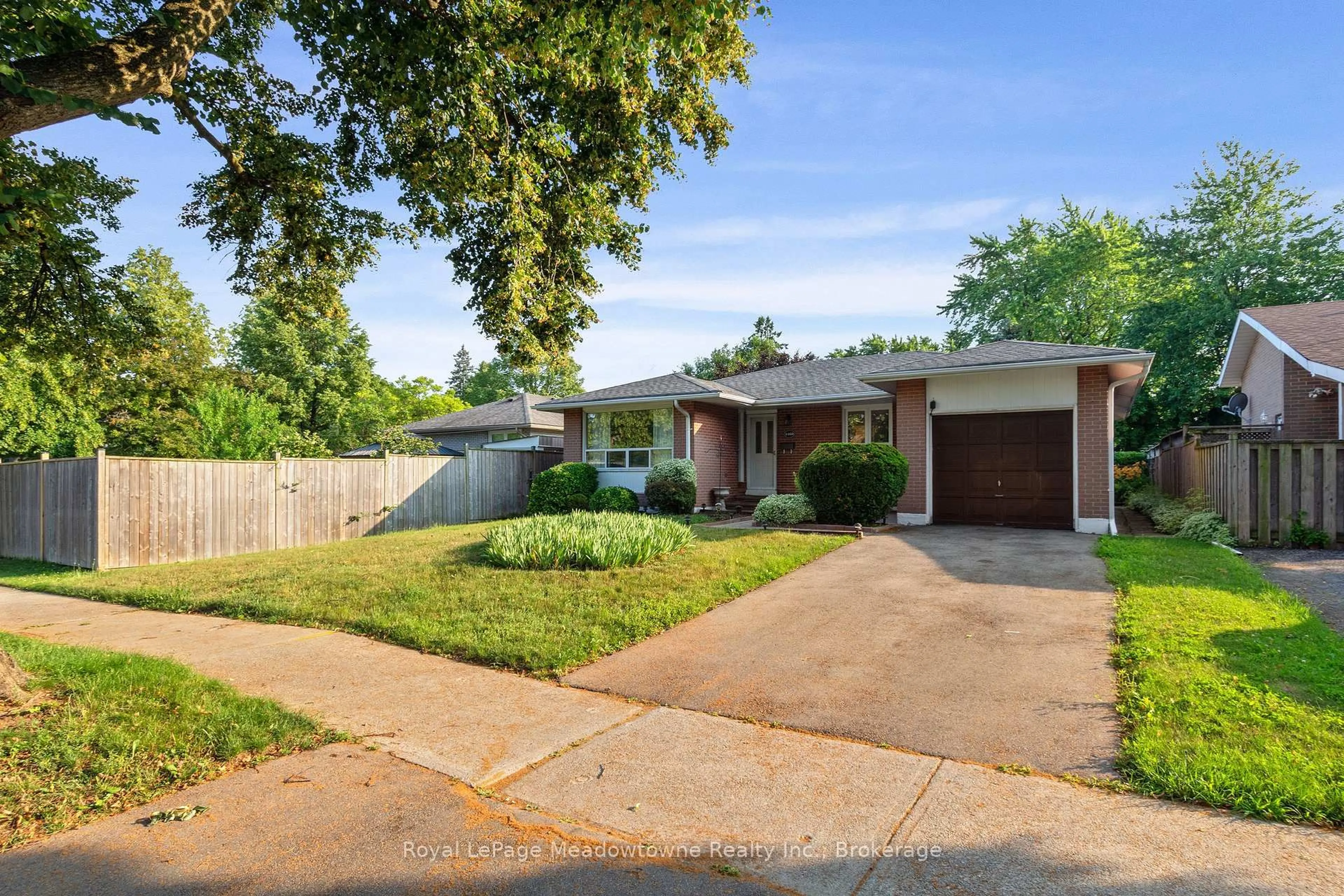 Home with brick exterior material, street for 1460 Thetford Crt, Mississauga Ontario L5J 3N4