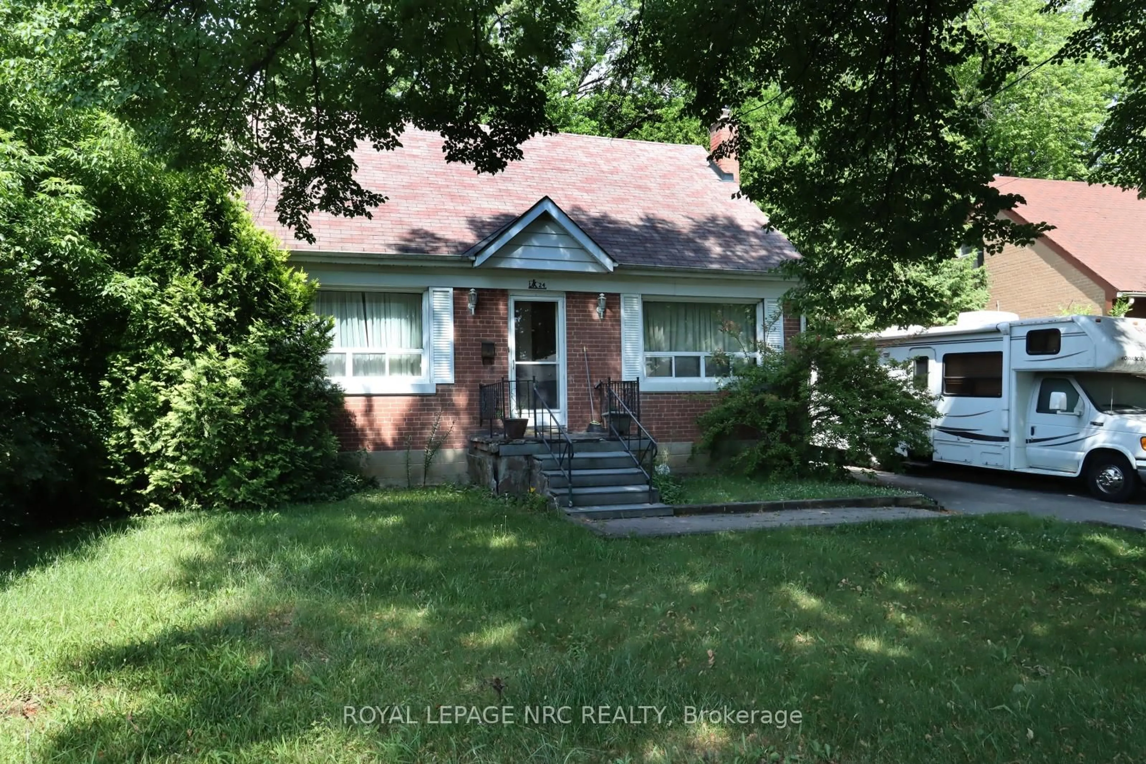 Unknown for 24 Ann Arbour Rd, Toronto Ontario M9M 2J6