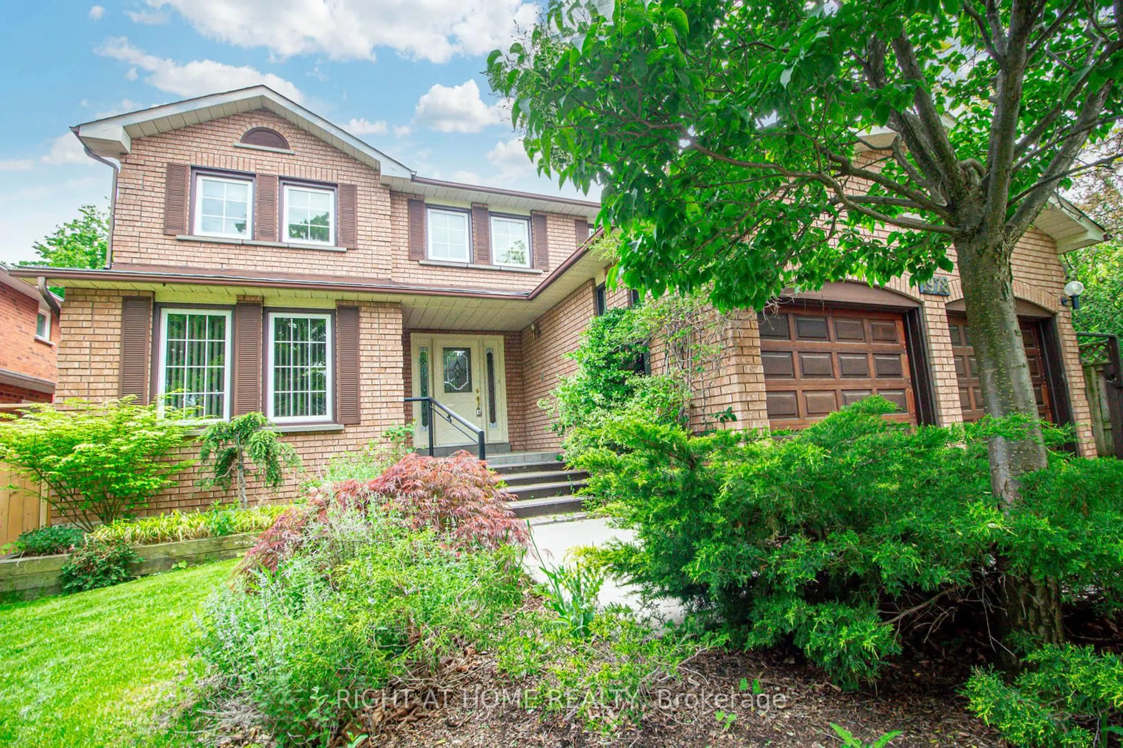Home with brick exterior material, street for 1978 Sandown Rd, Mississauga Ontario L5M 2Z5