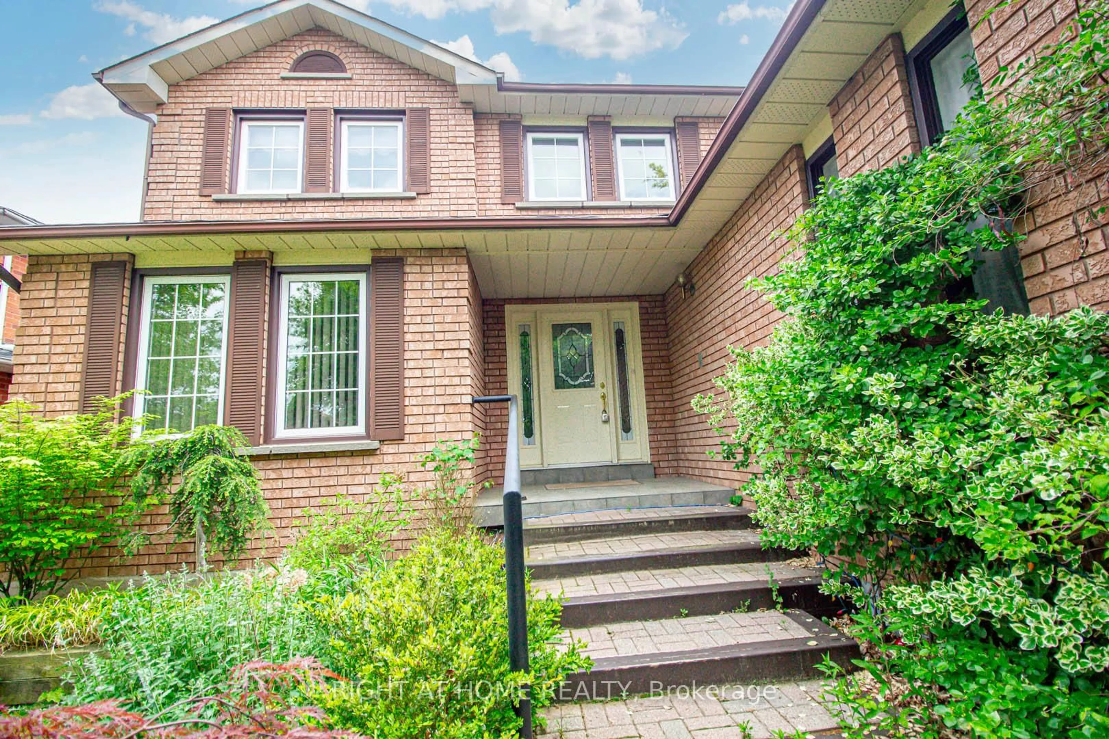 Home with brick exterior material, street for 1978 Sandown Rd, Mississauga Ontario L5M 2Z5