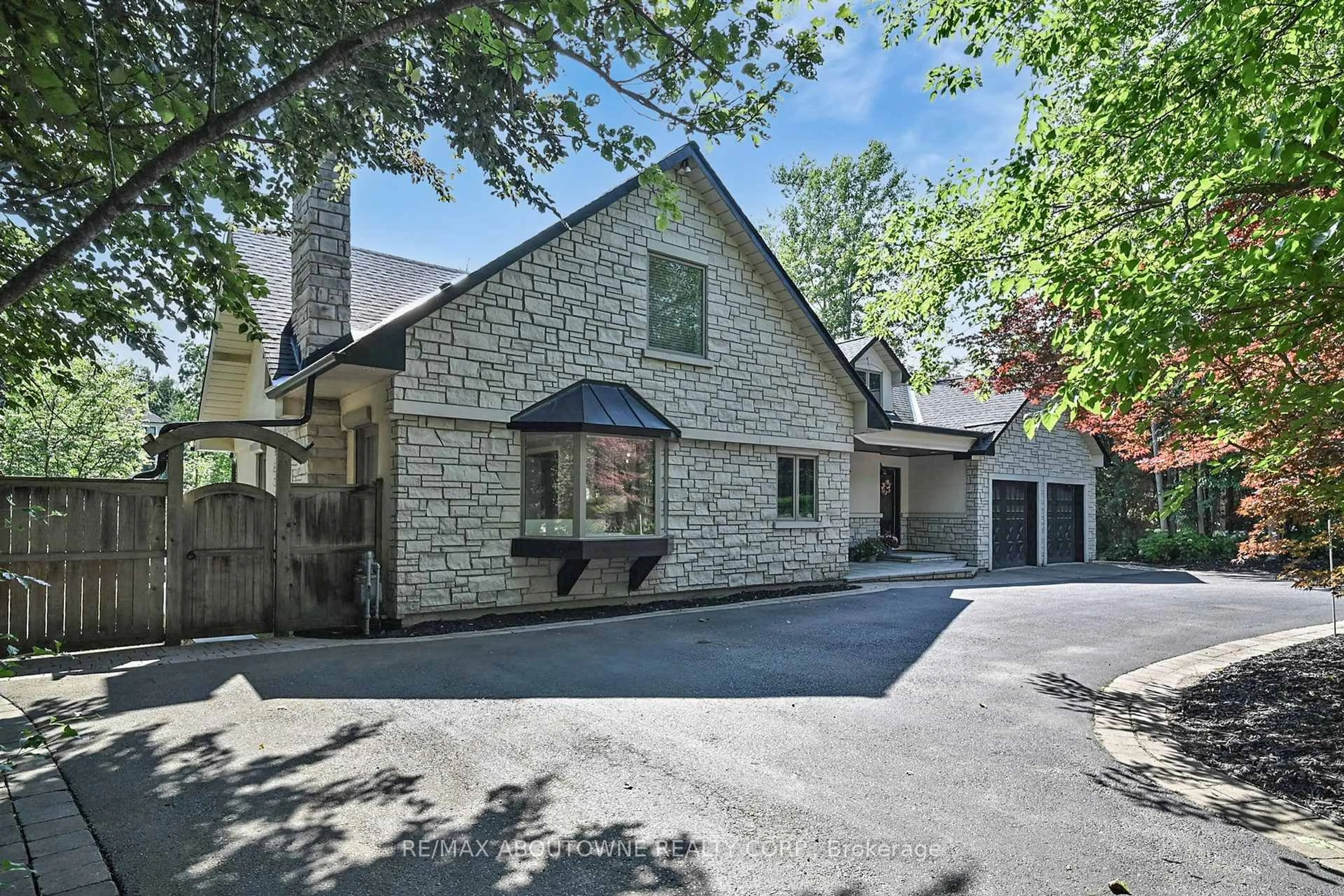 Unknown for 152 Elton Park Rd, Oakville Ontario L6J 4C1
