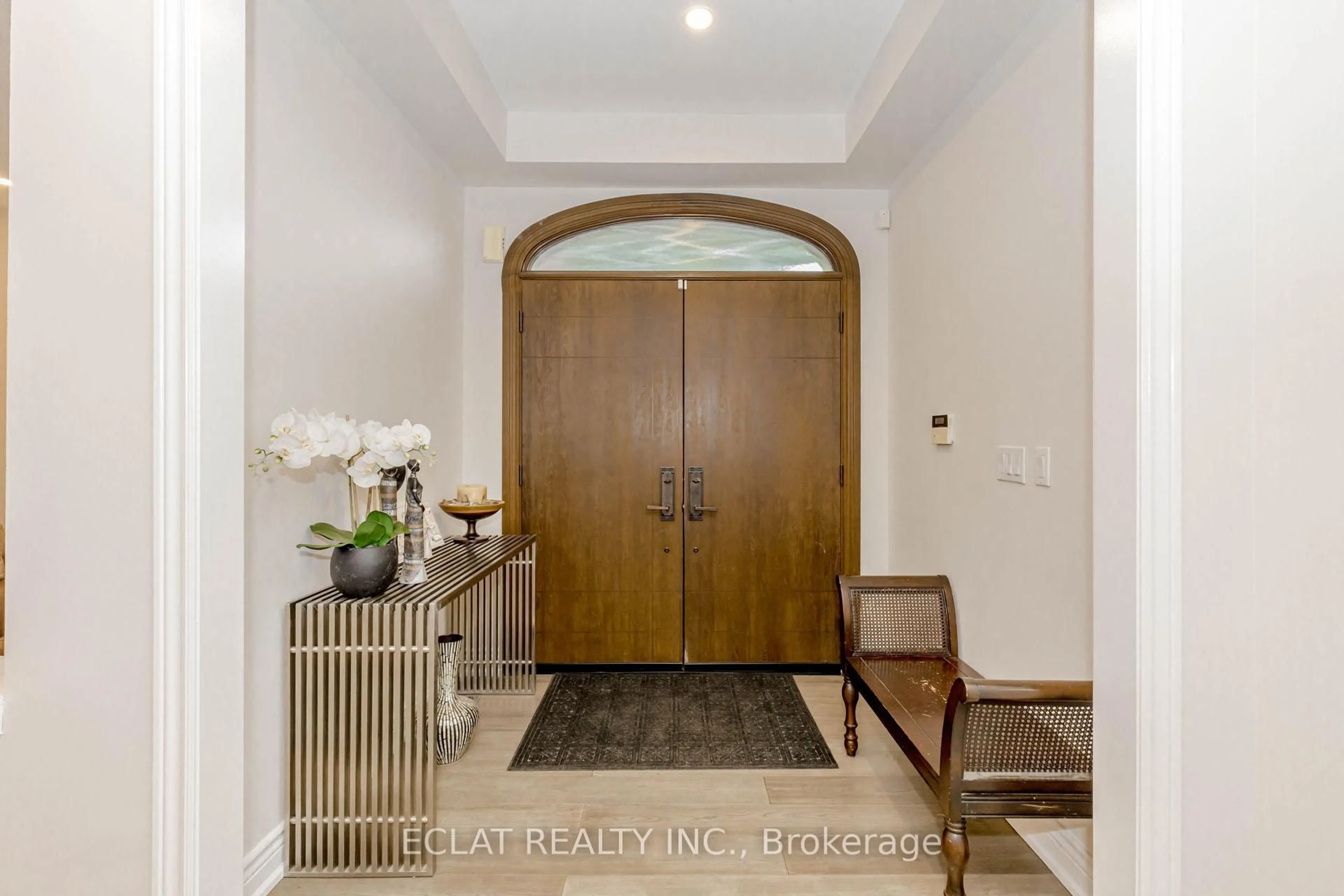 Indoor entryway for 3513 Stonecutter Cres, Mississauga Ontario L5M 7N7