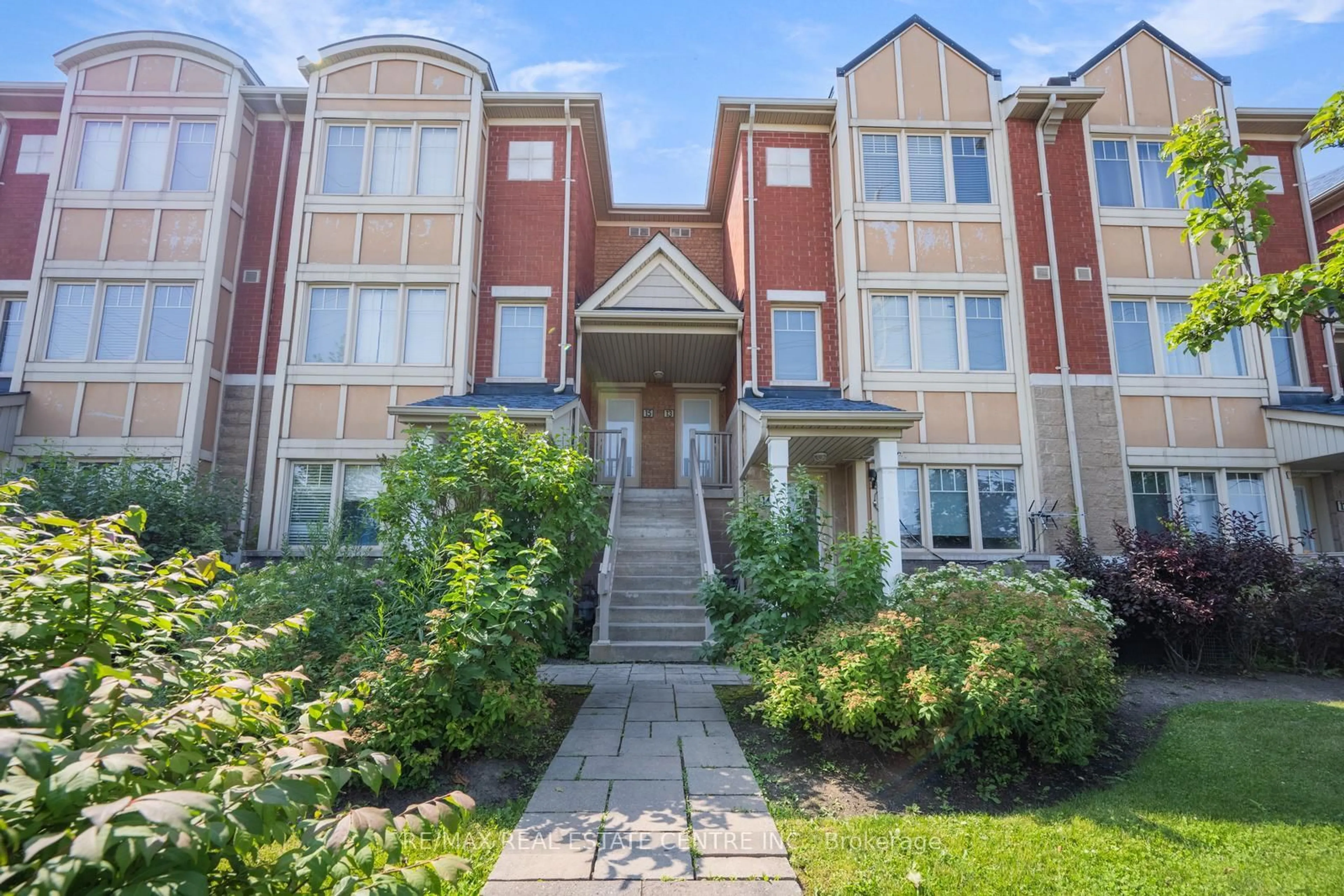 Unknown for 3975 Eglinton Ave #13, Mississauga Ontario L5M 0E7