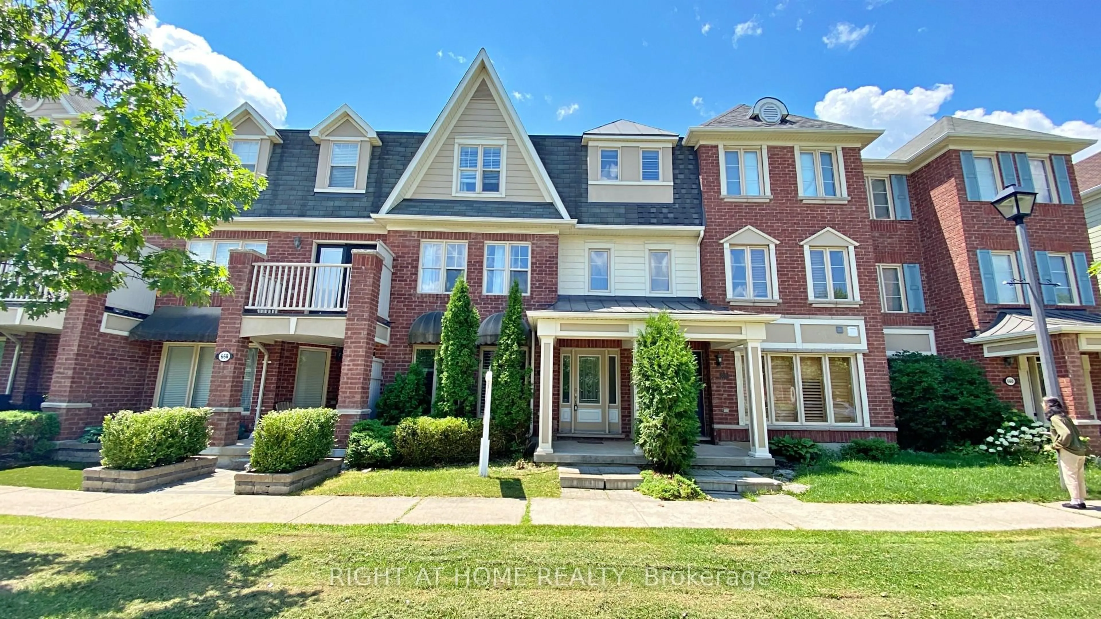 Home with brick exterior material, unknown for 664 Holly Ave, Milton Ontario L9T 0G2