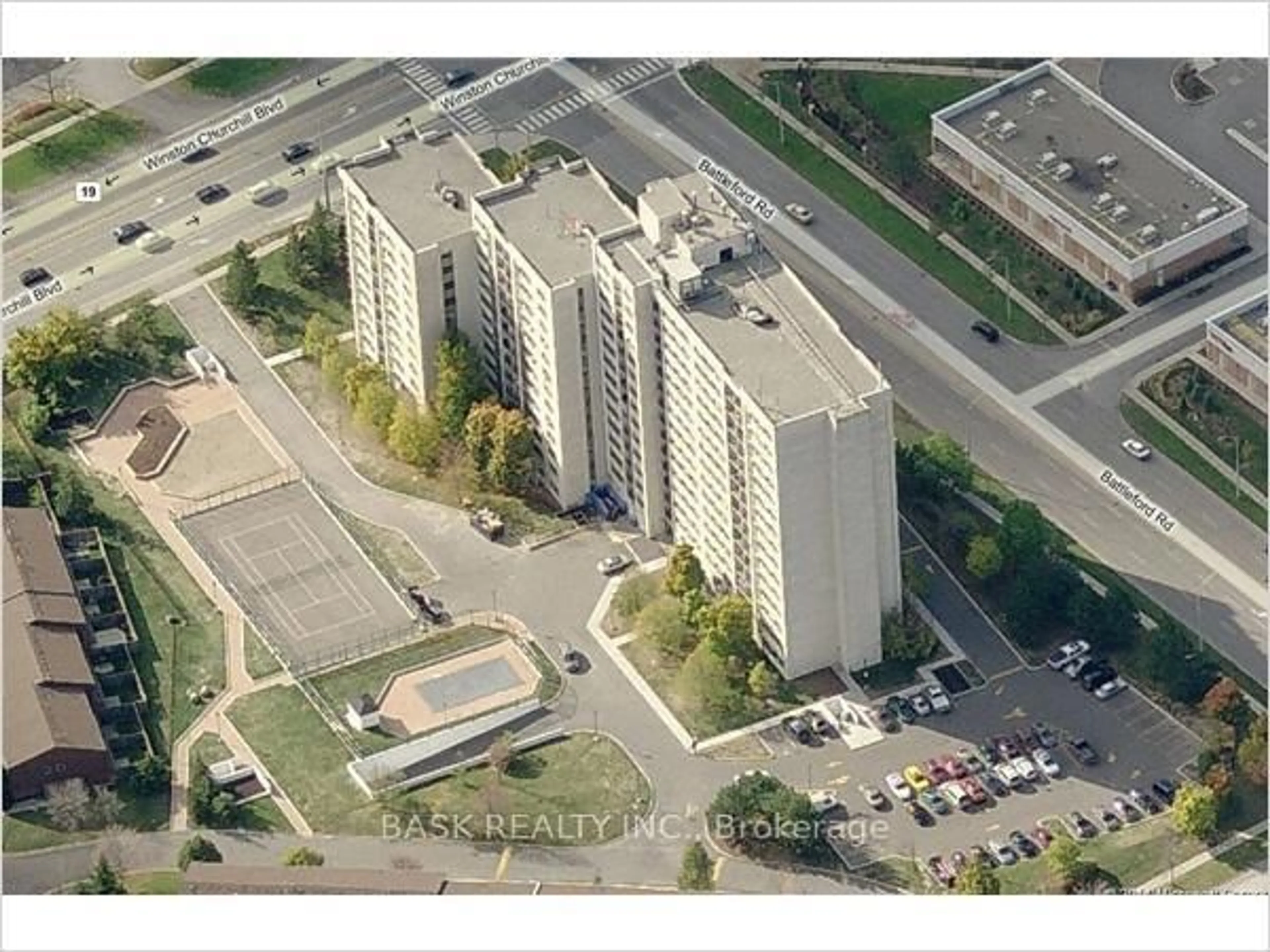 A pic from outside/outdoor area/front of a property/back of a property/a pic from drone, street for 2900 Battleford Rd #706, Mississauga Ontario L5N 2V9