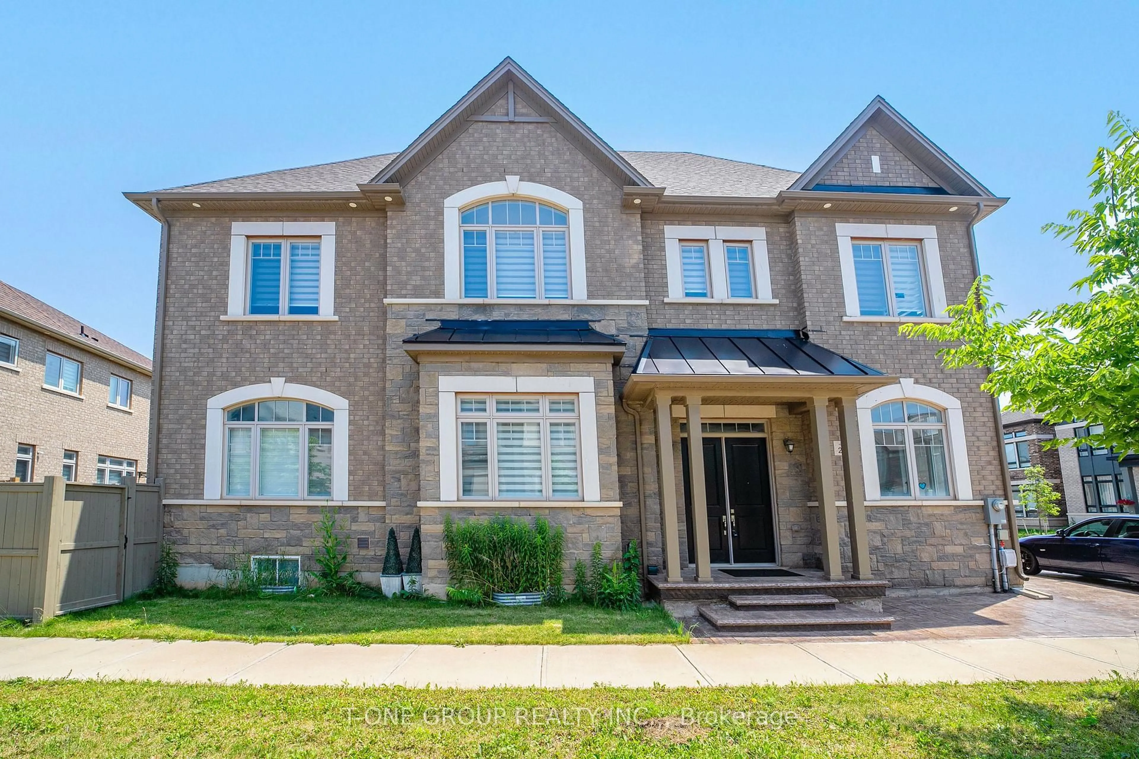 Home with brick exterior material, street for 26 Merlin St, Oakville Ontario L6H 0Z3