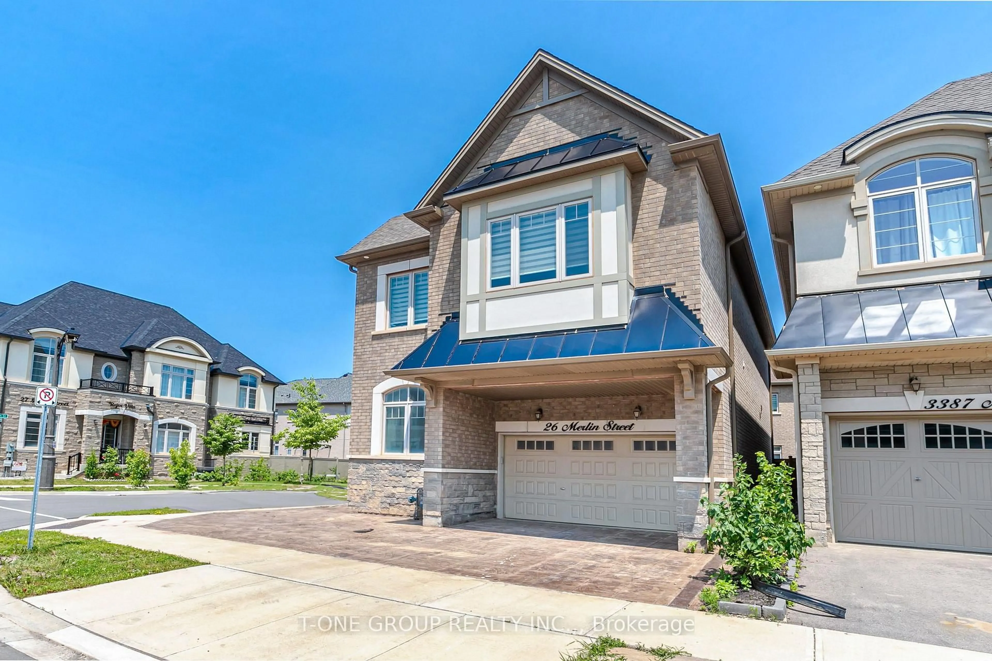 Home with brick exterior material, street for 26 Merlin St, Oakville Ontario L6H 0Z3