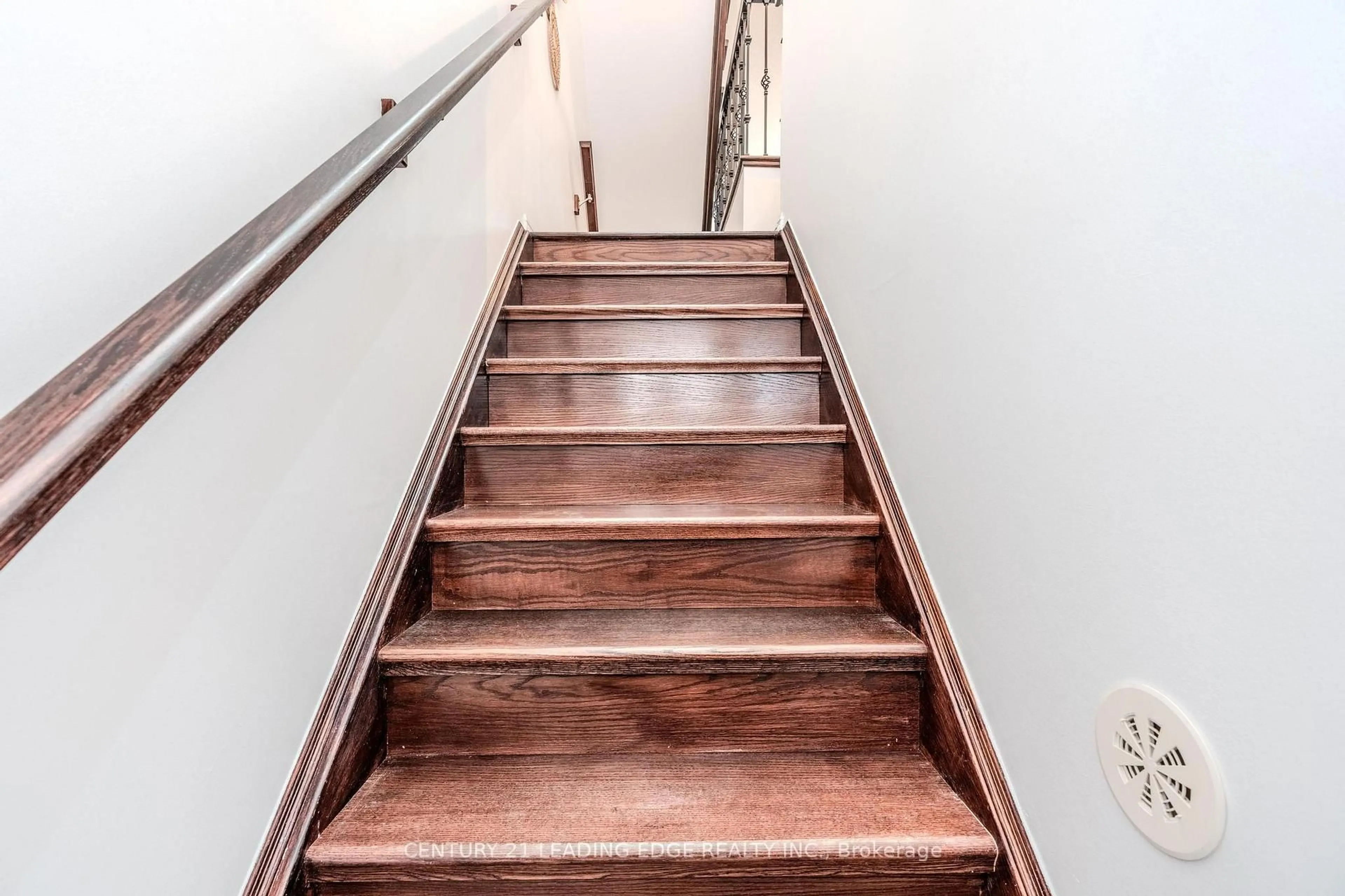Stairs for 6020 Derry Rd #48, Milton Ontario L9T 8L6