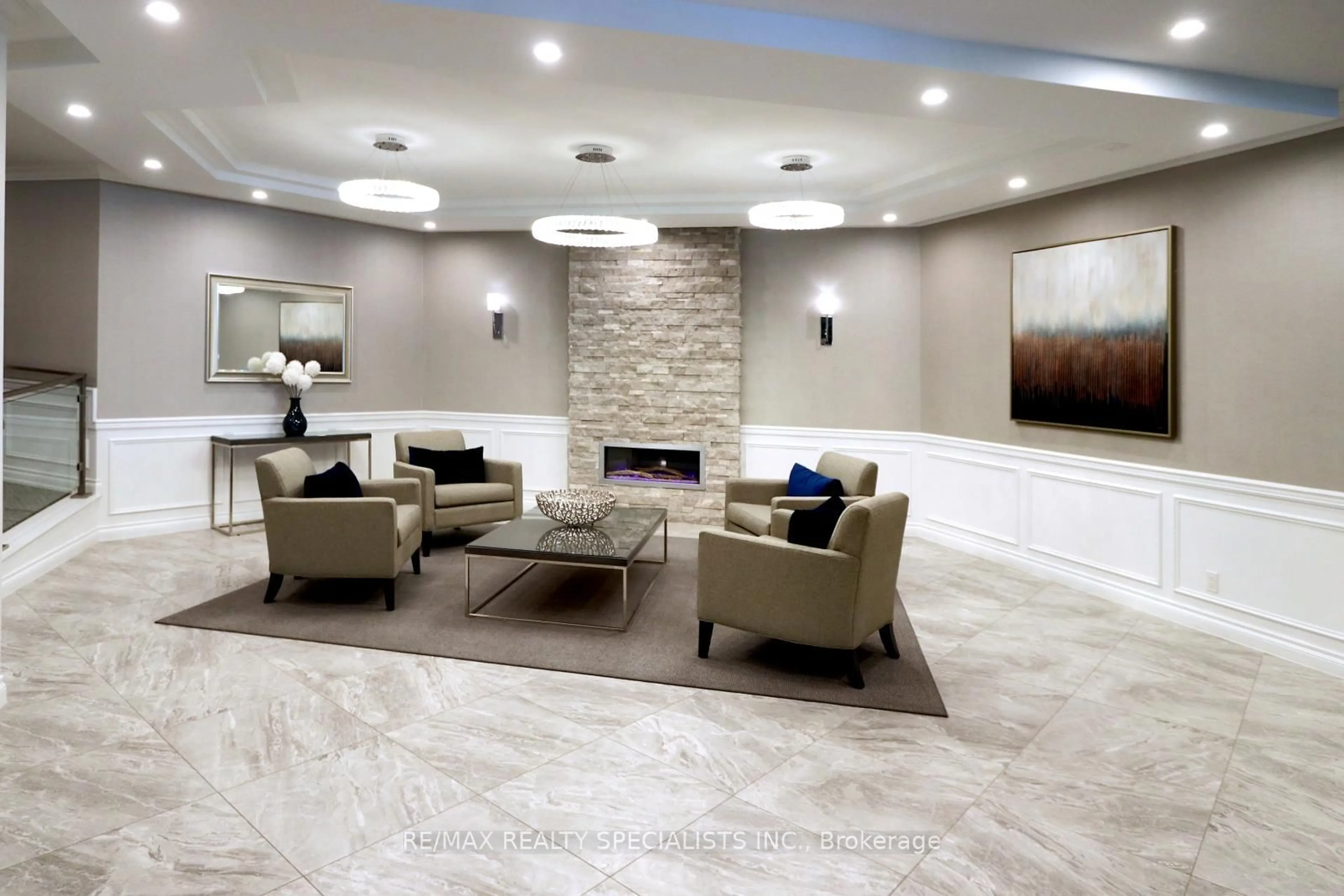 Lobby for 1300 Bloor St #1911, Mississauga Ontario L4Y 3Z2