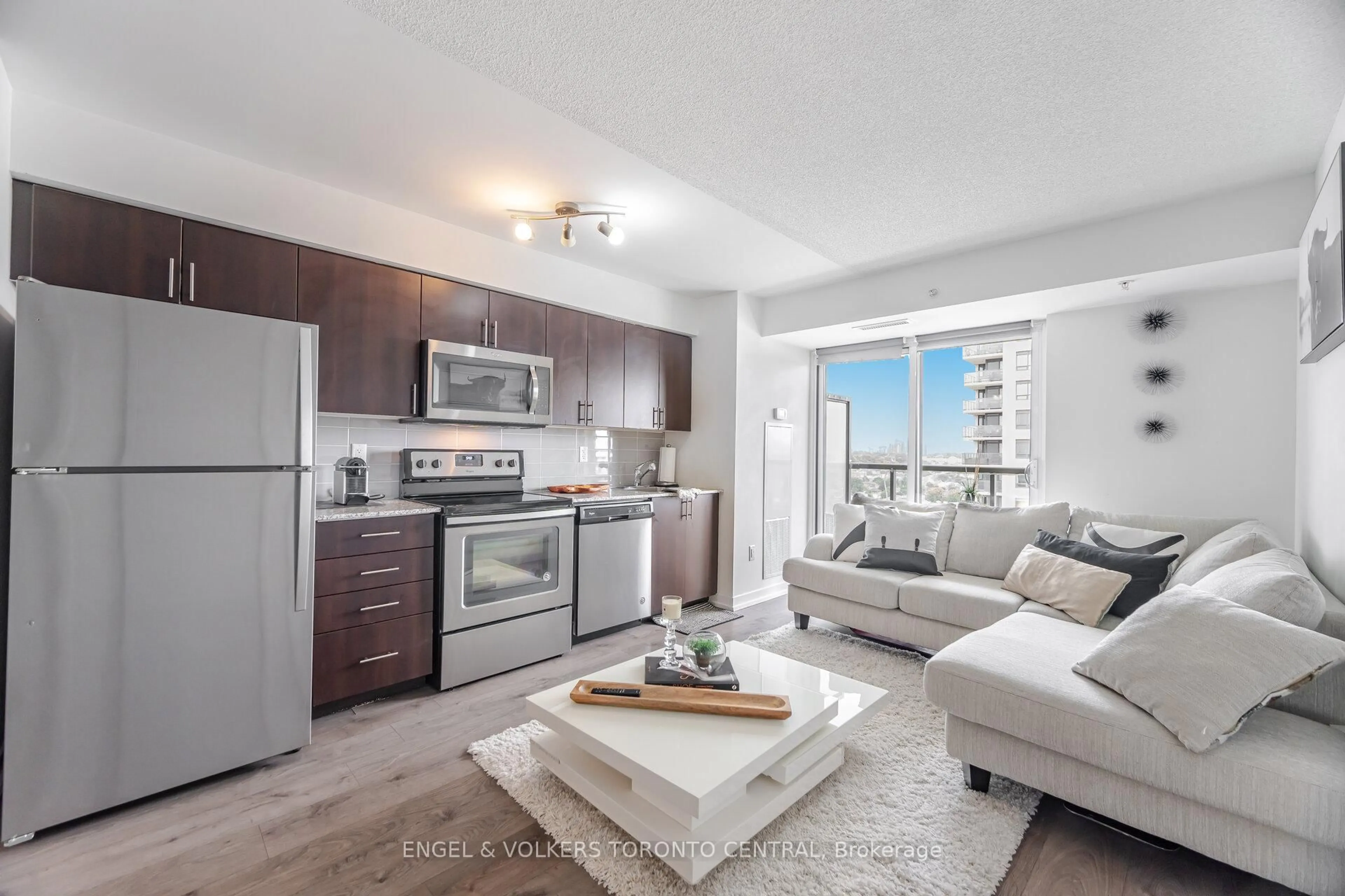Open concept kitchen, unknown for 1420 Dupont St #1712, Toronto Ontario M6H 0C2