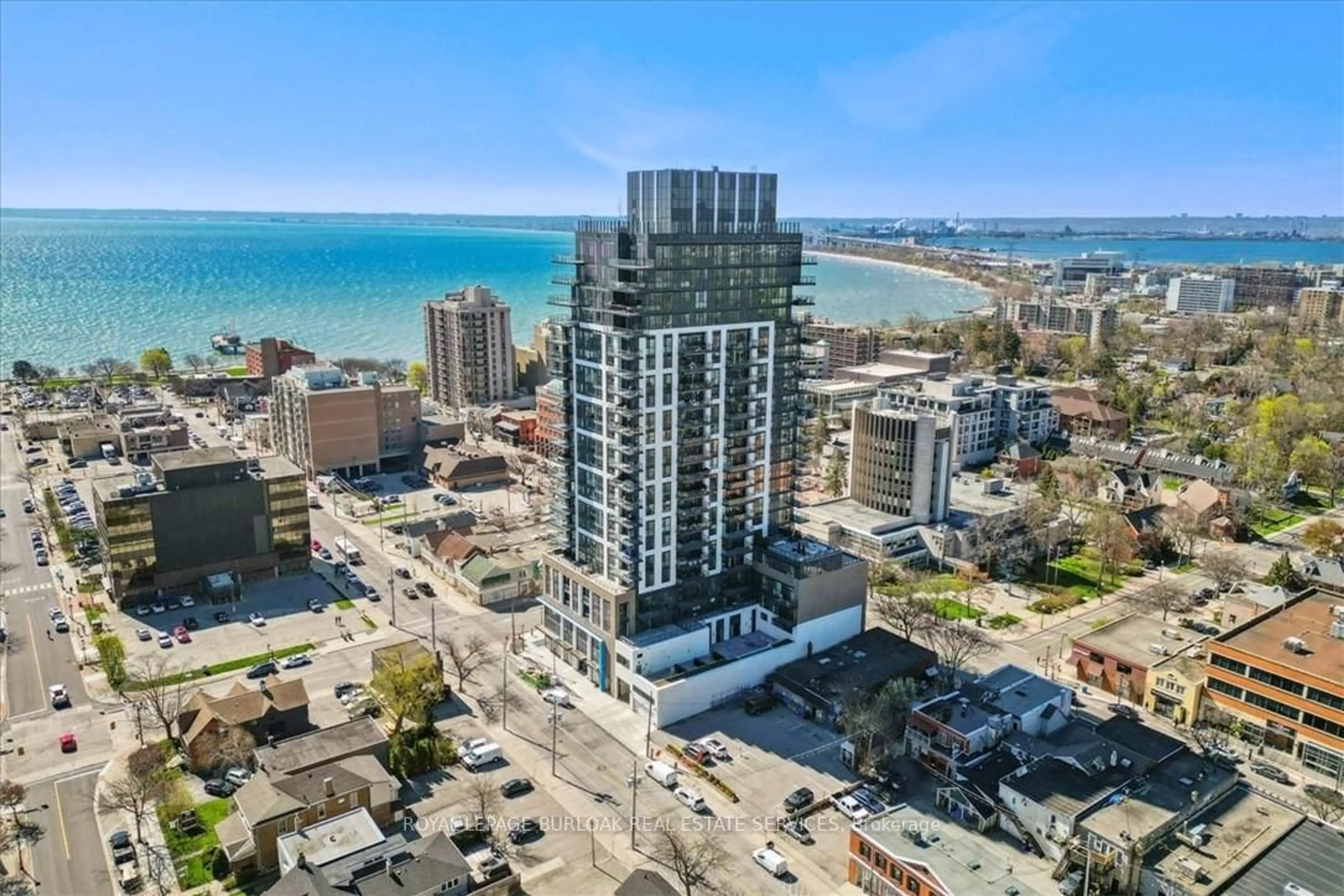 A pic from outside/outdoor area/front of a property/back of a property/a pic from drone, city buildings view from balcony for 2007 James St #508, Burlington Ontario L7R 1H1