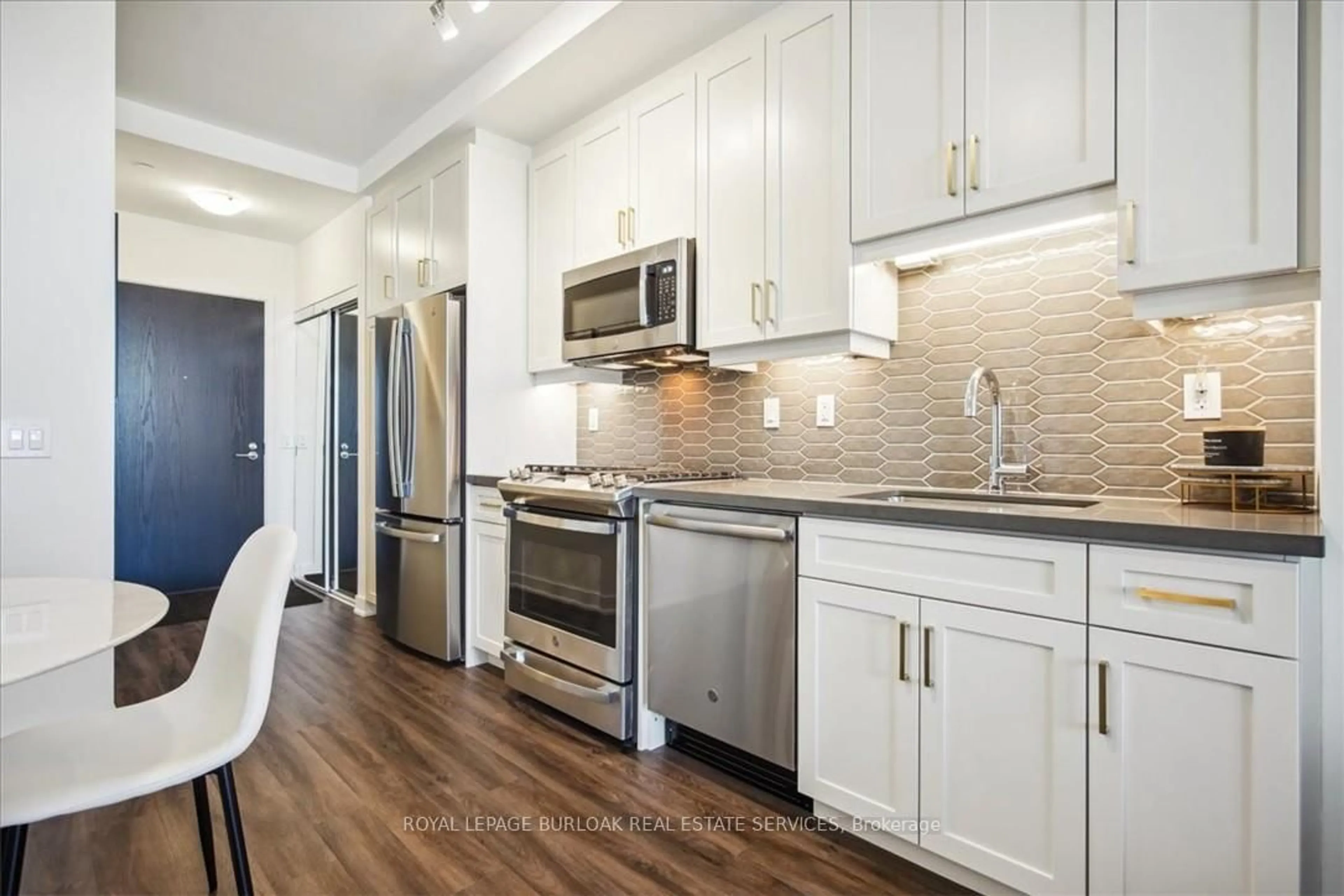 Open concept kitchen, unknown for 2007 James St #508, Burlington Ontario L7R 1H1