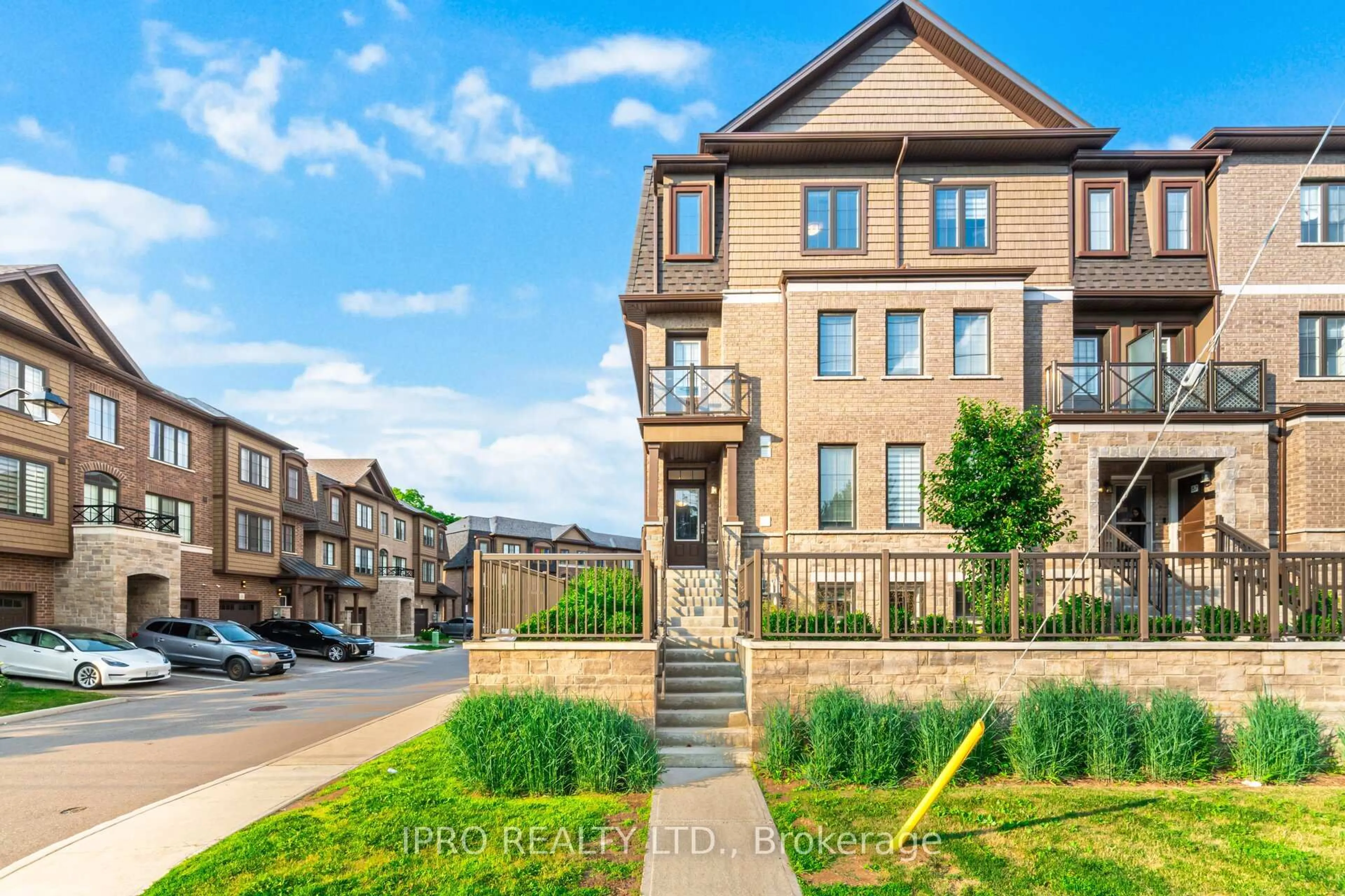 Home with brick exterior material, street for 445 Ontario St #91, Milton Ontario L9T 9K4