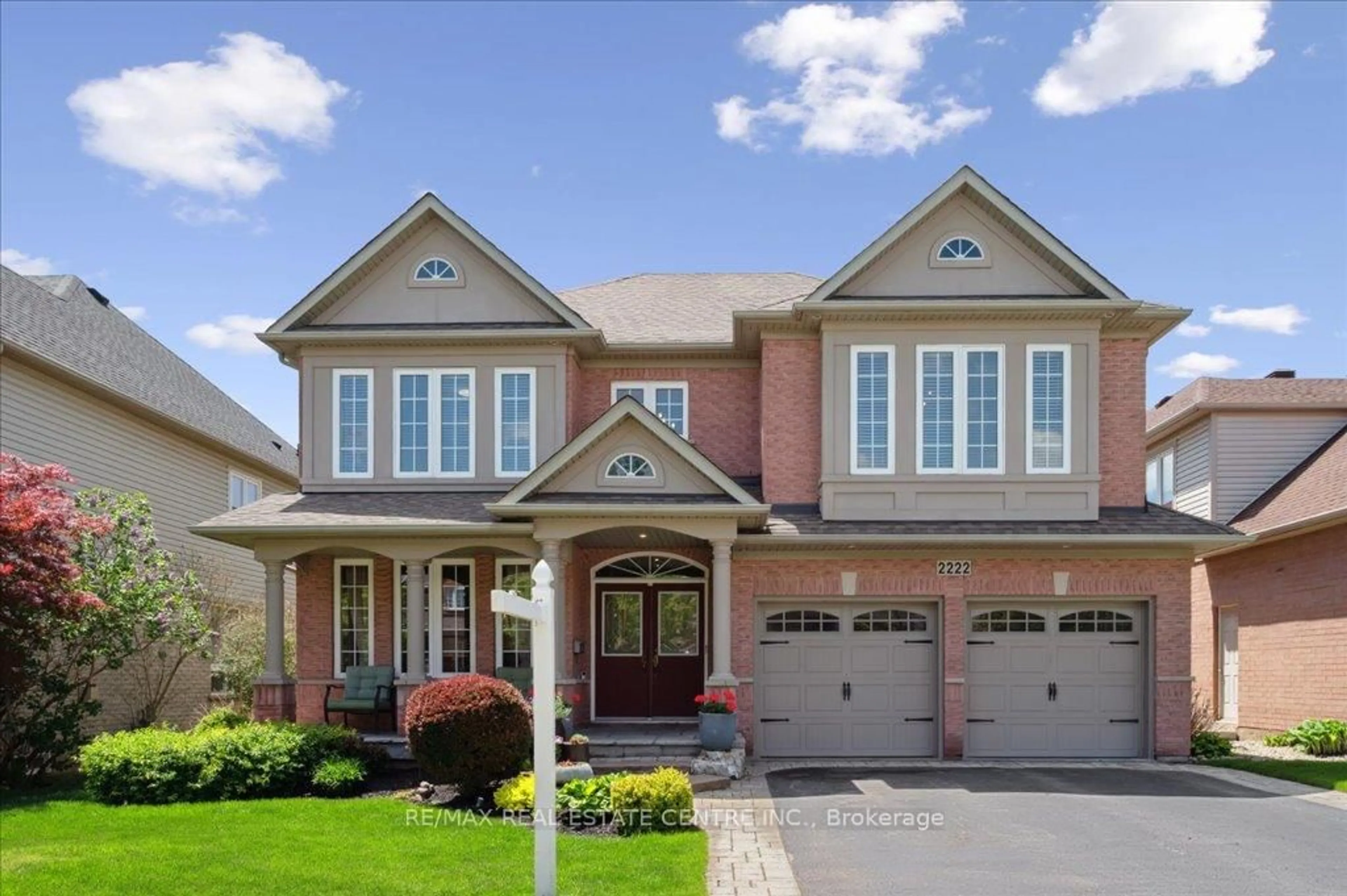 Home with brick exterior material, street for 2222 SNEAD Rd, Burlington Ontario L7M 4X2