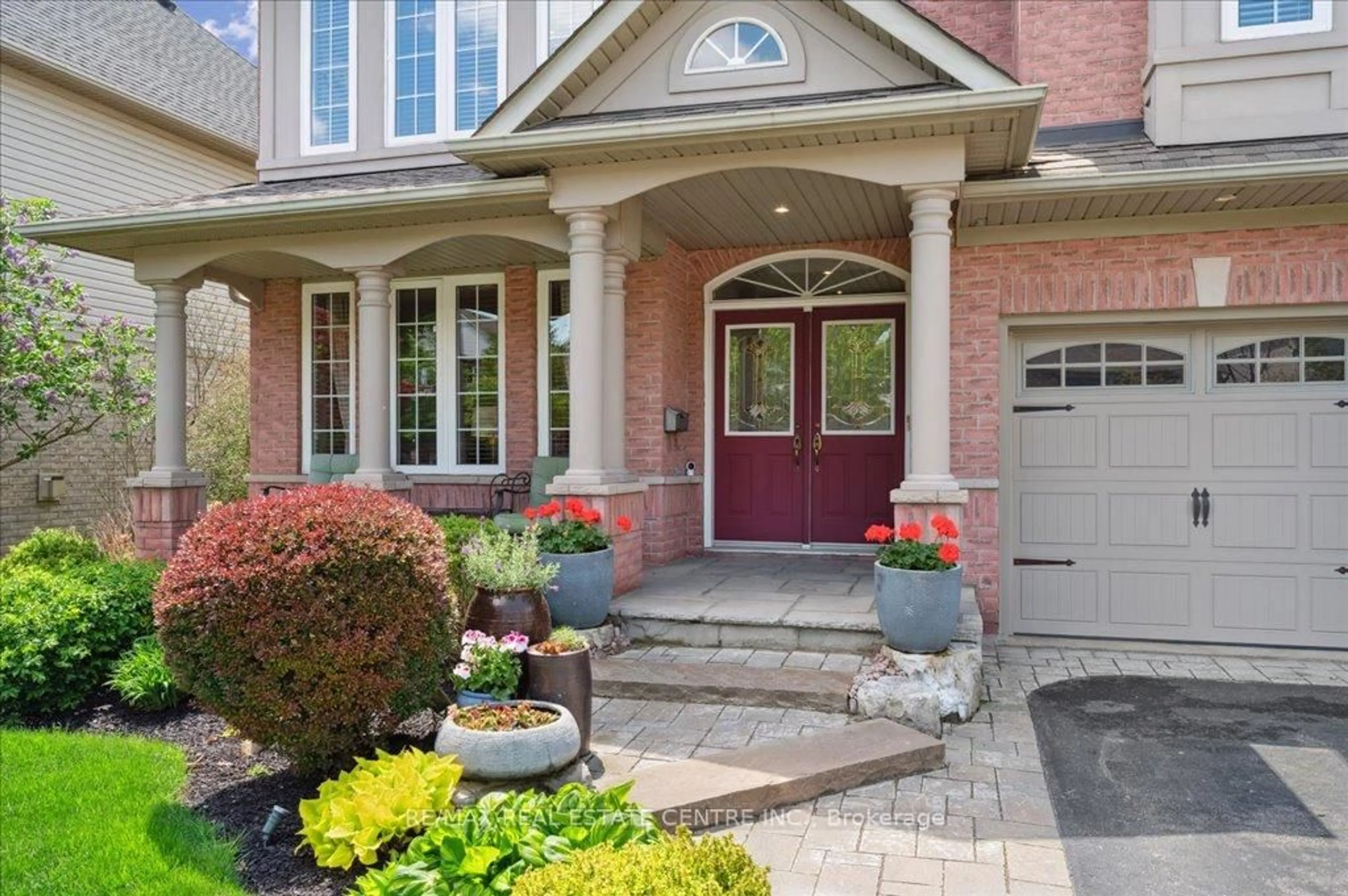 Home with brick exterior material, street for 2222 SNEAD Rd, Burlington Ontario L7M 4X2
