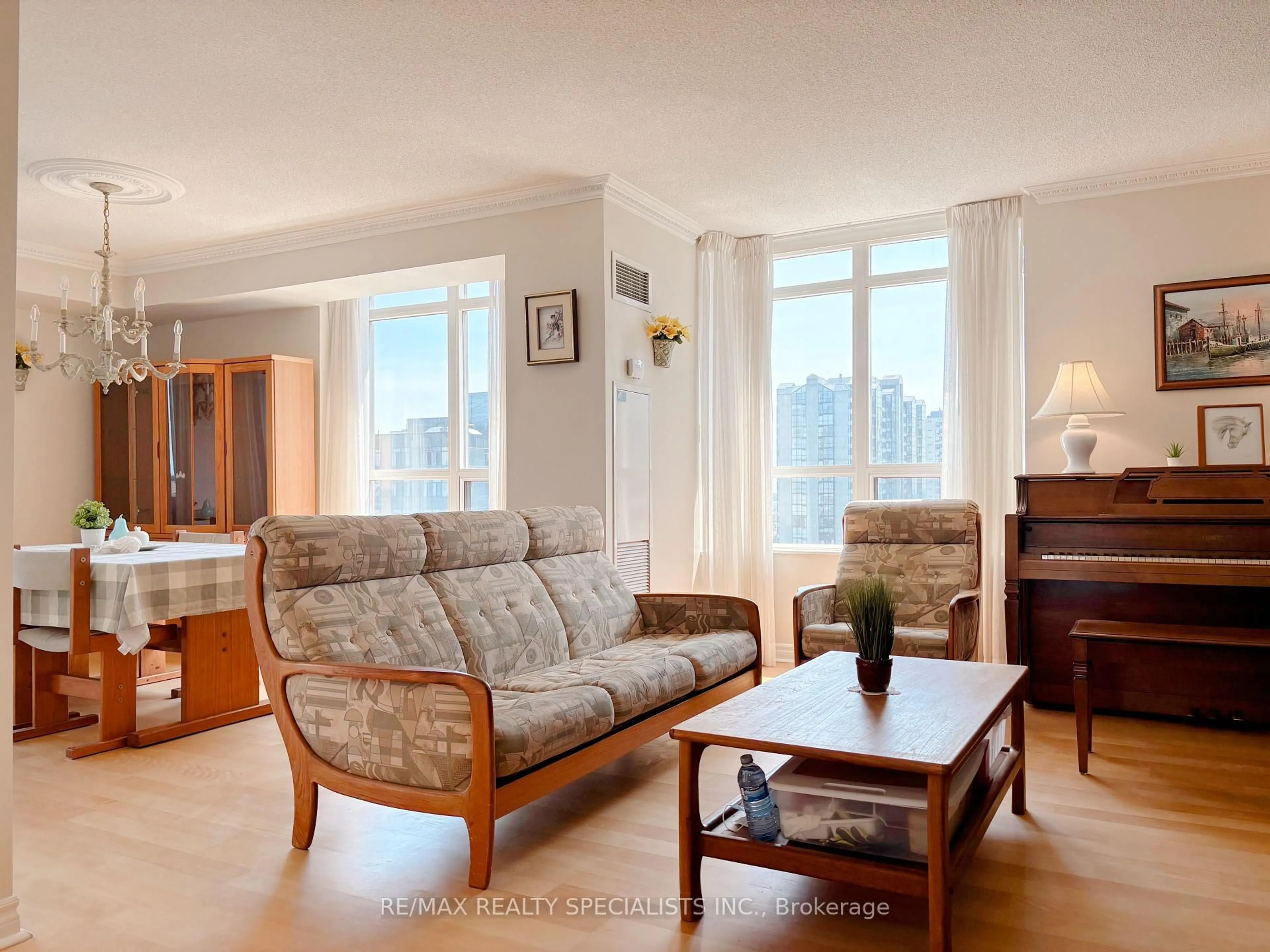 Living room with furniture, unknown for 3880 Duke Of York Blvd #1415, Mississauga Ontario L5B 4M7