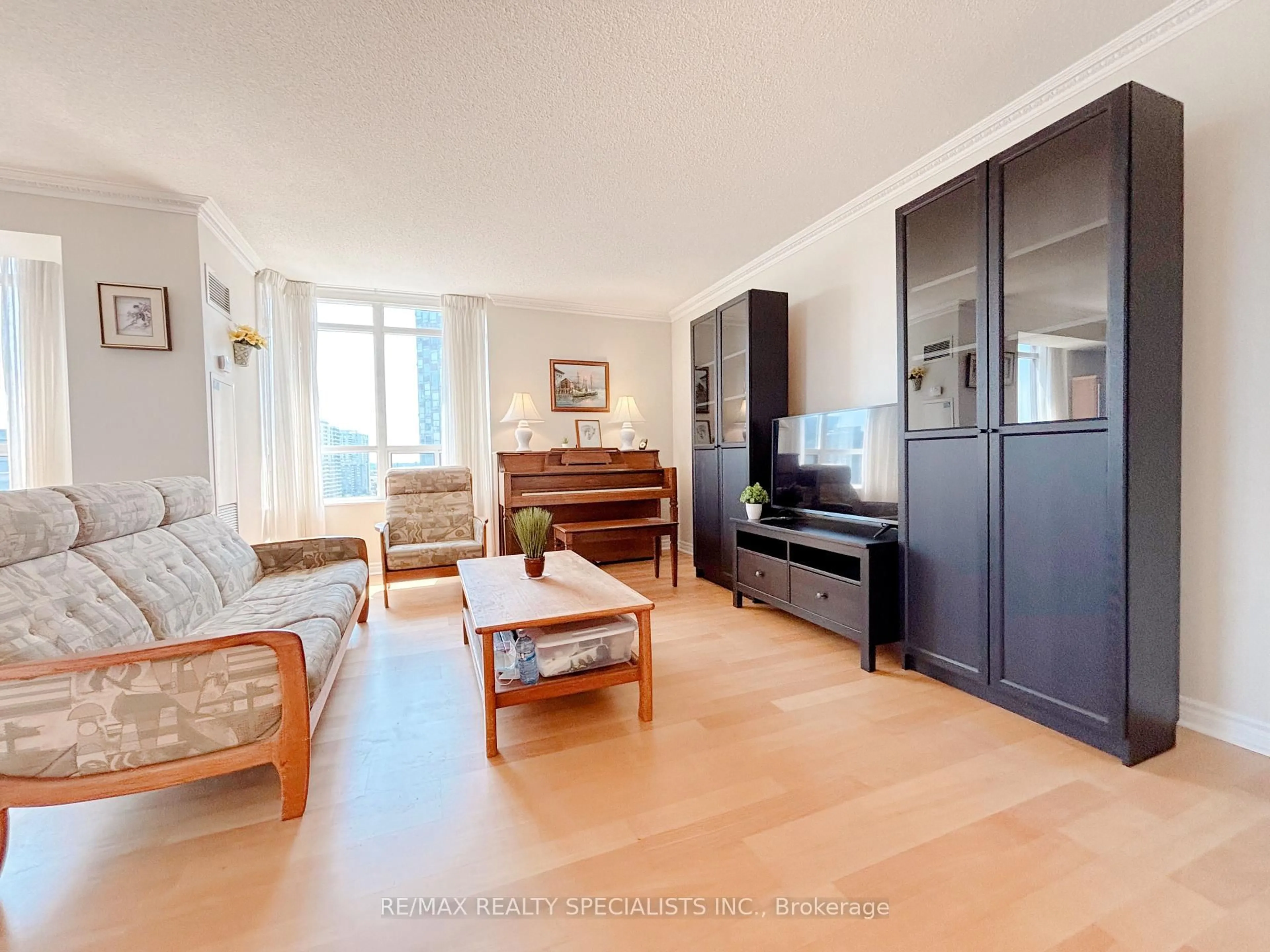 Living room with furniture, unknown for 3880 Duke Of York Blvd #1415, Mississauga Ontario L5B 4M7