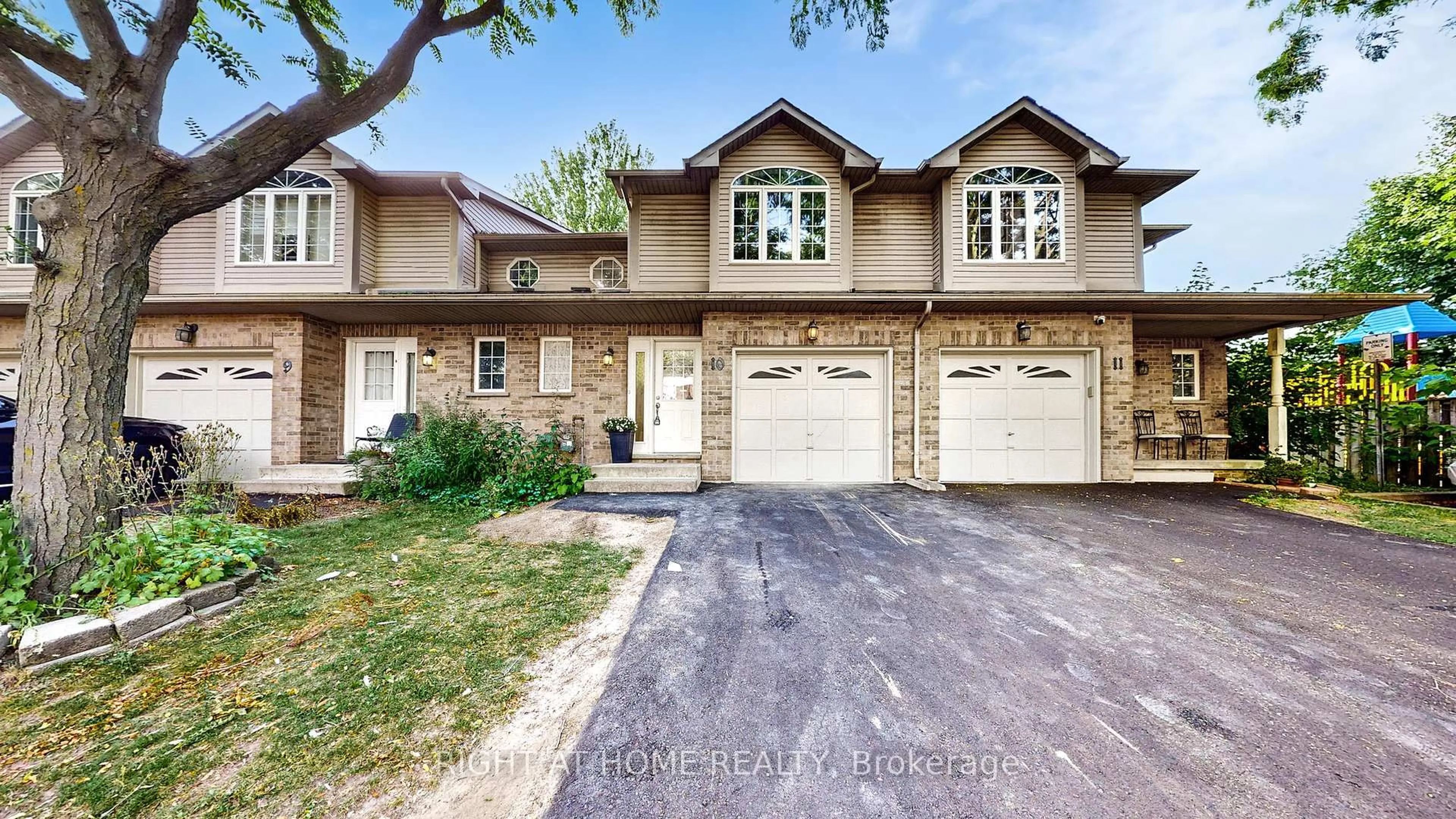 Home with brick exterior material, street for 1335 guelph line Rd #10, Burlington Ontario L7P 2T2