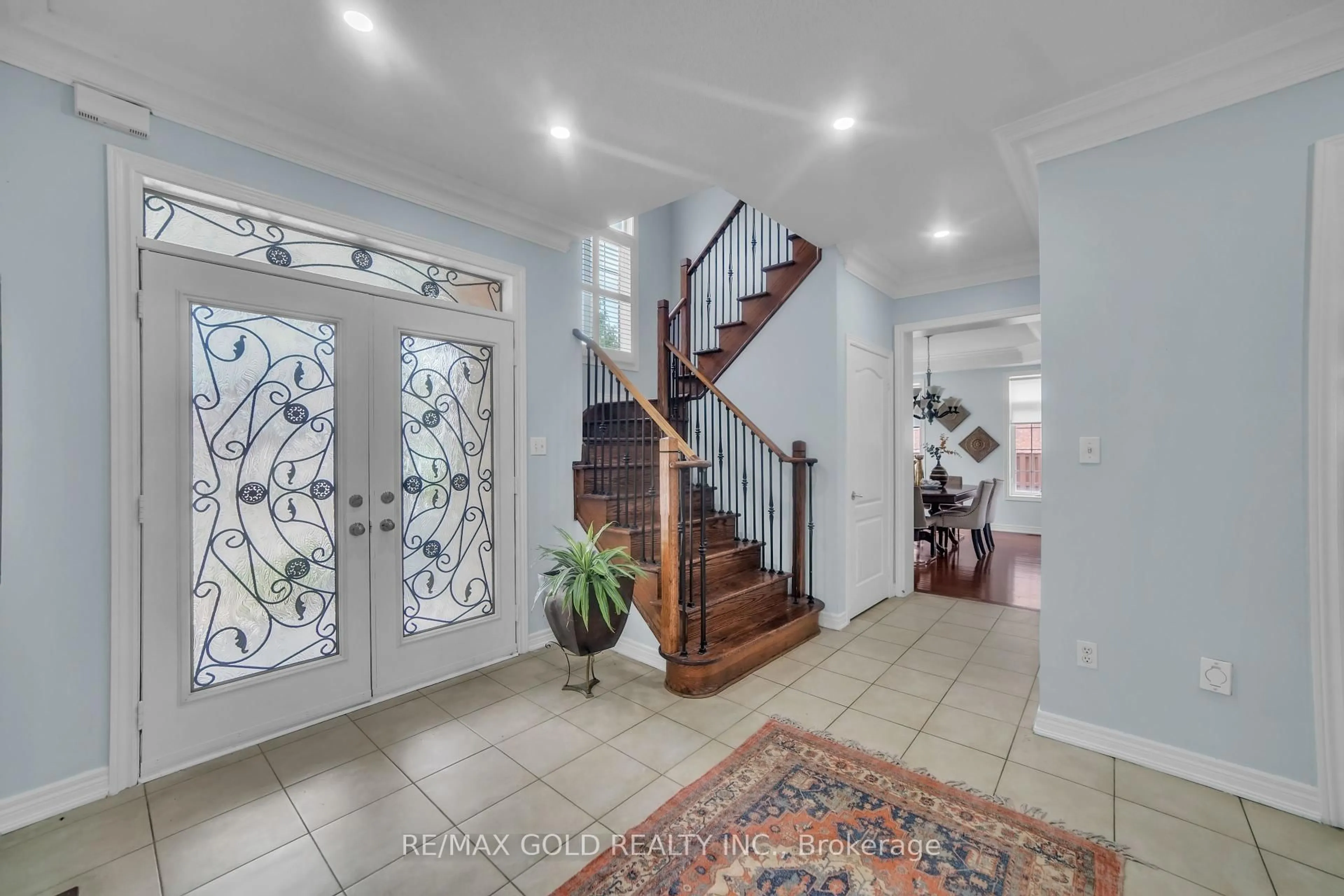 Indoor entryway for 5 Saddler Ave, Brampton Ontario L6P 2B7