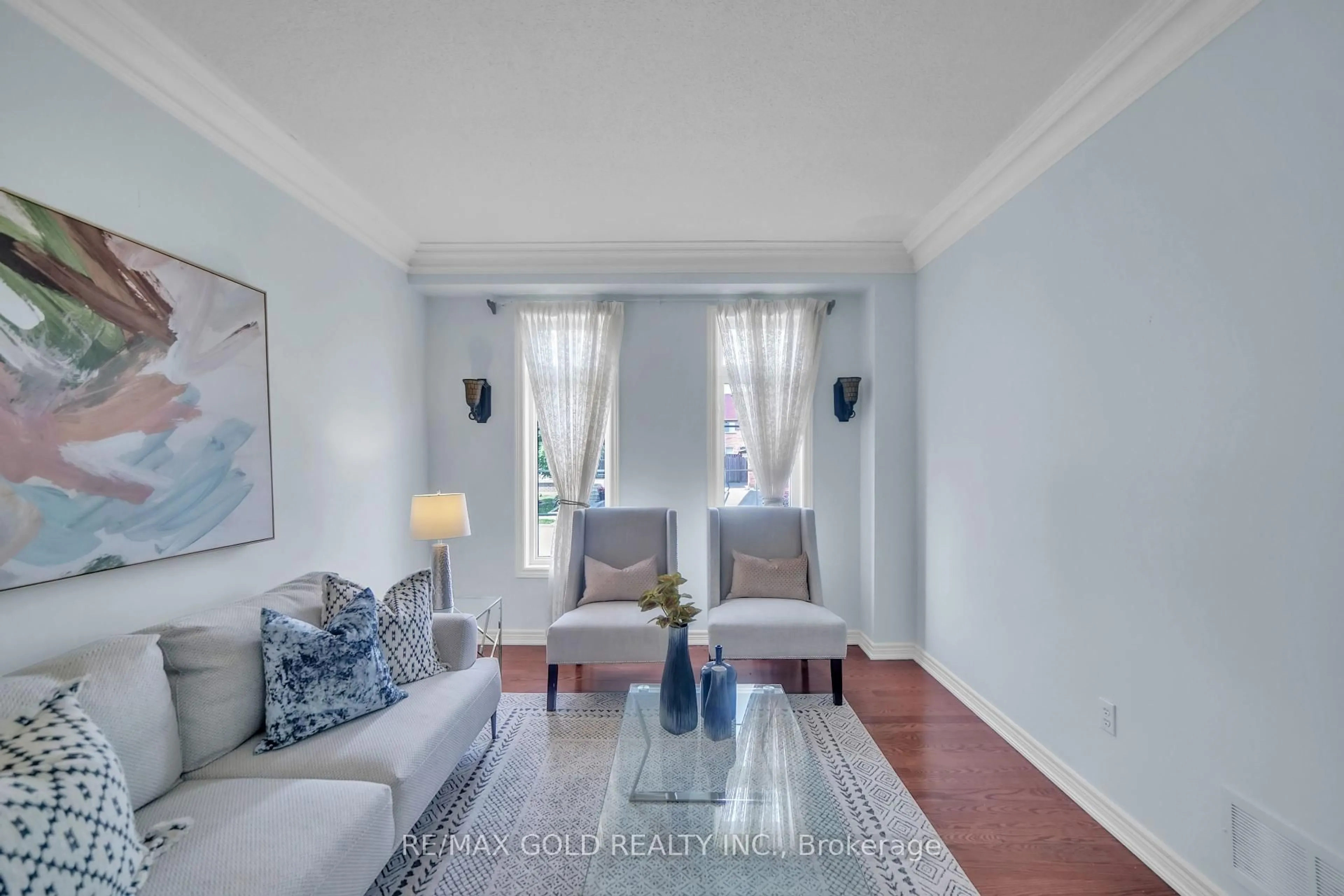 Living room with furniture, unknown for 5 Saddler Ave, Brampton Ontario L6P 2B7