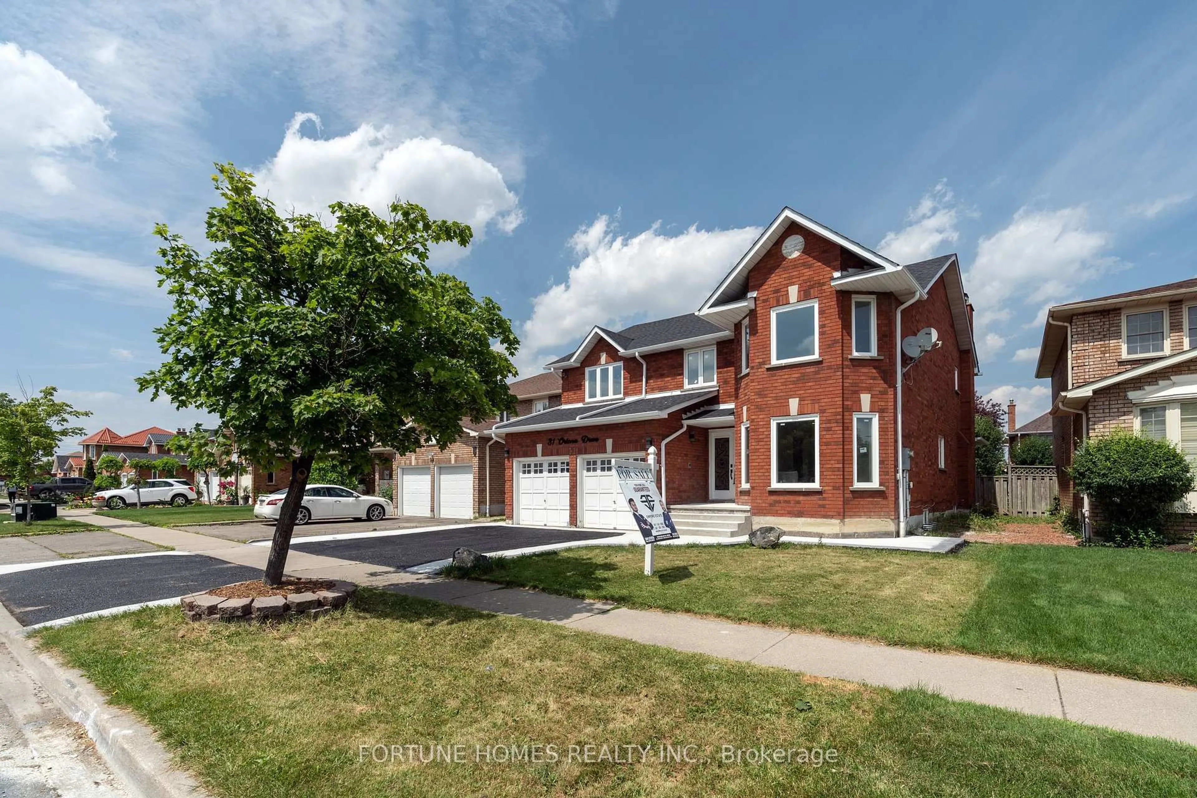 Home with brick exterior material, street for 31 Ortona Dr, Brampton Ontario L6Y 3E1