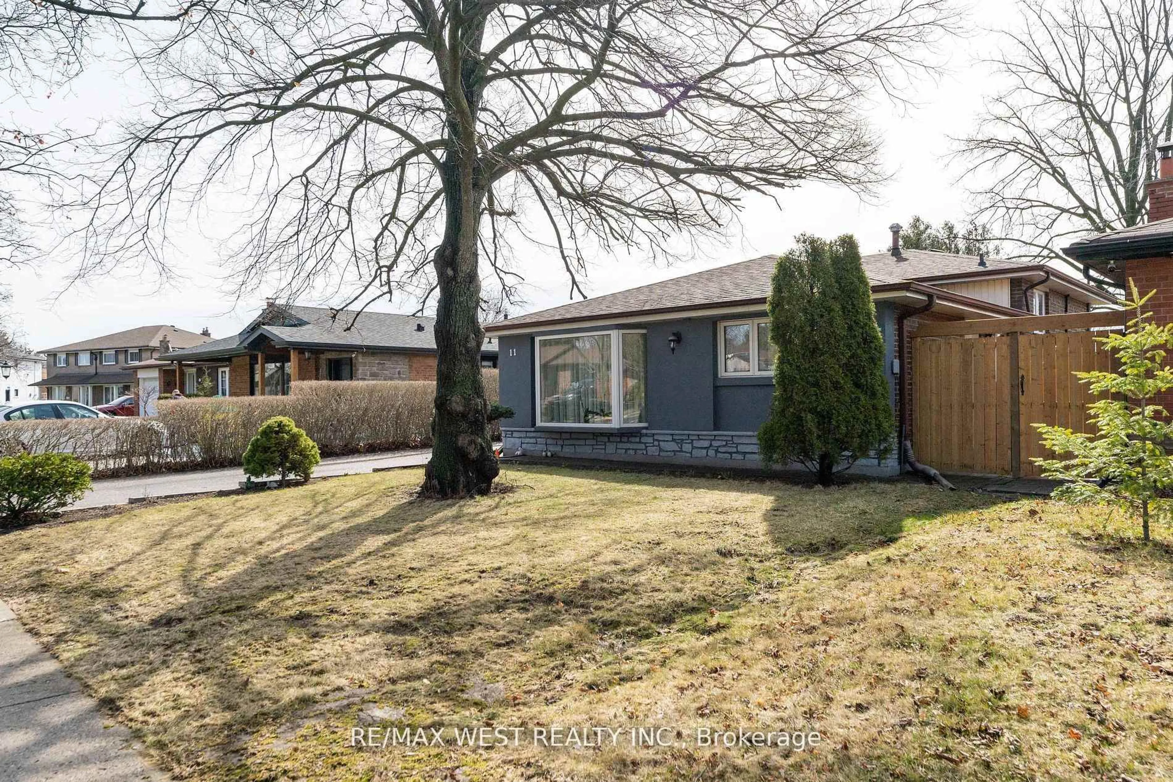 Unknown for 11 Farley Cres, Toronto Ontario M9R 2A5