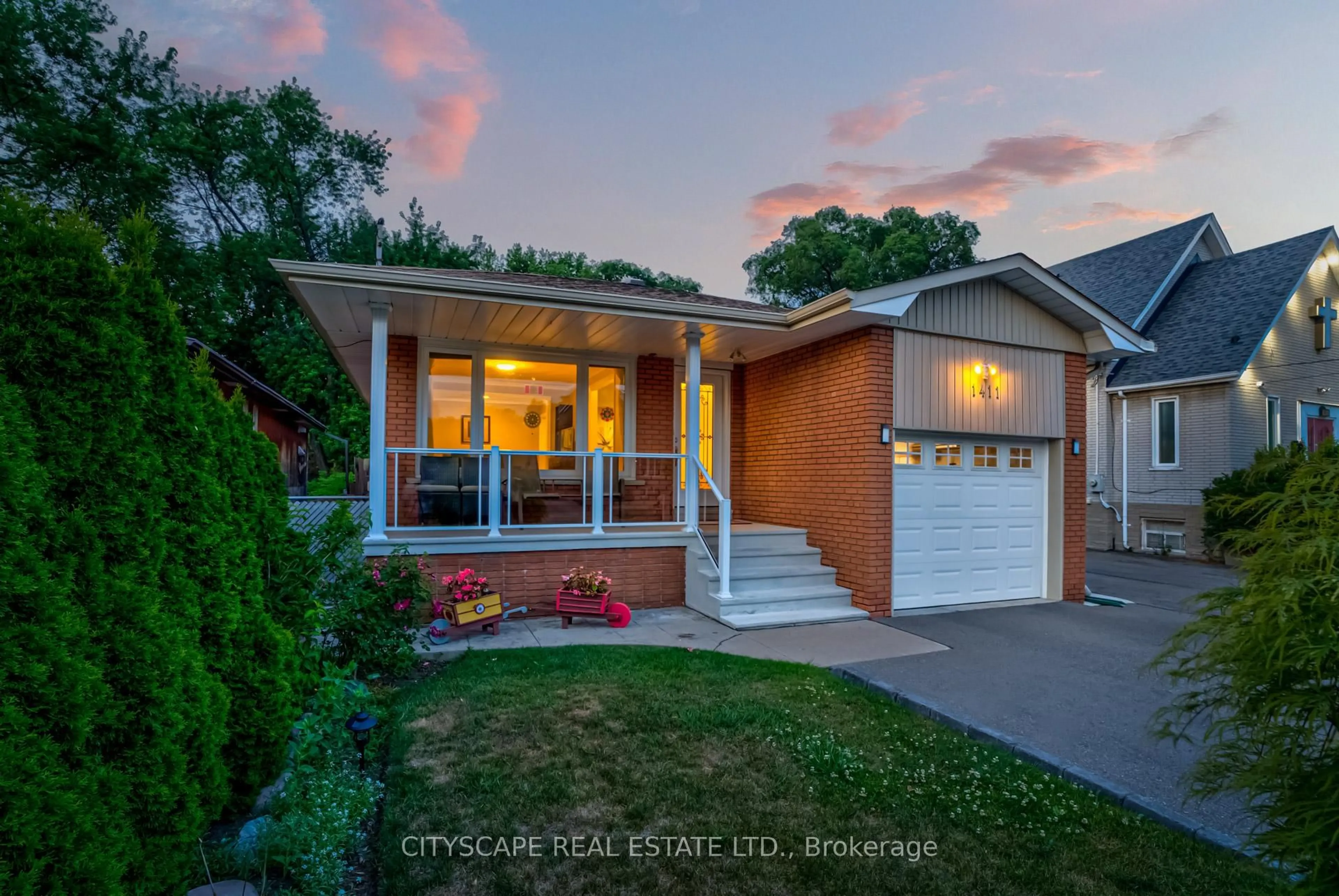 Home with brick exterior material, street for 1411 Alexandra Ave, Mississauga Ontario L5E 2A9