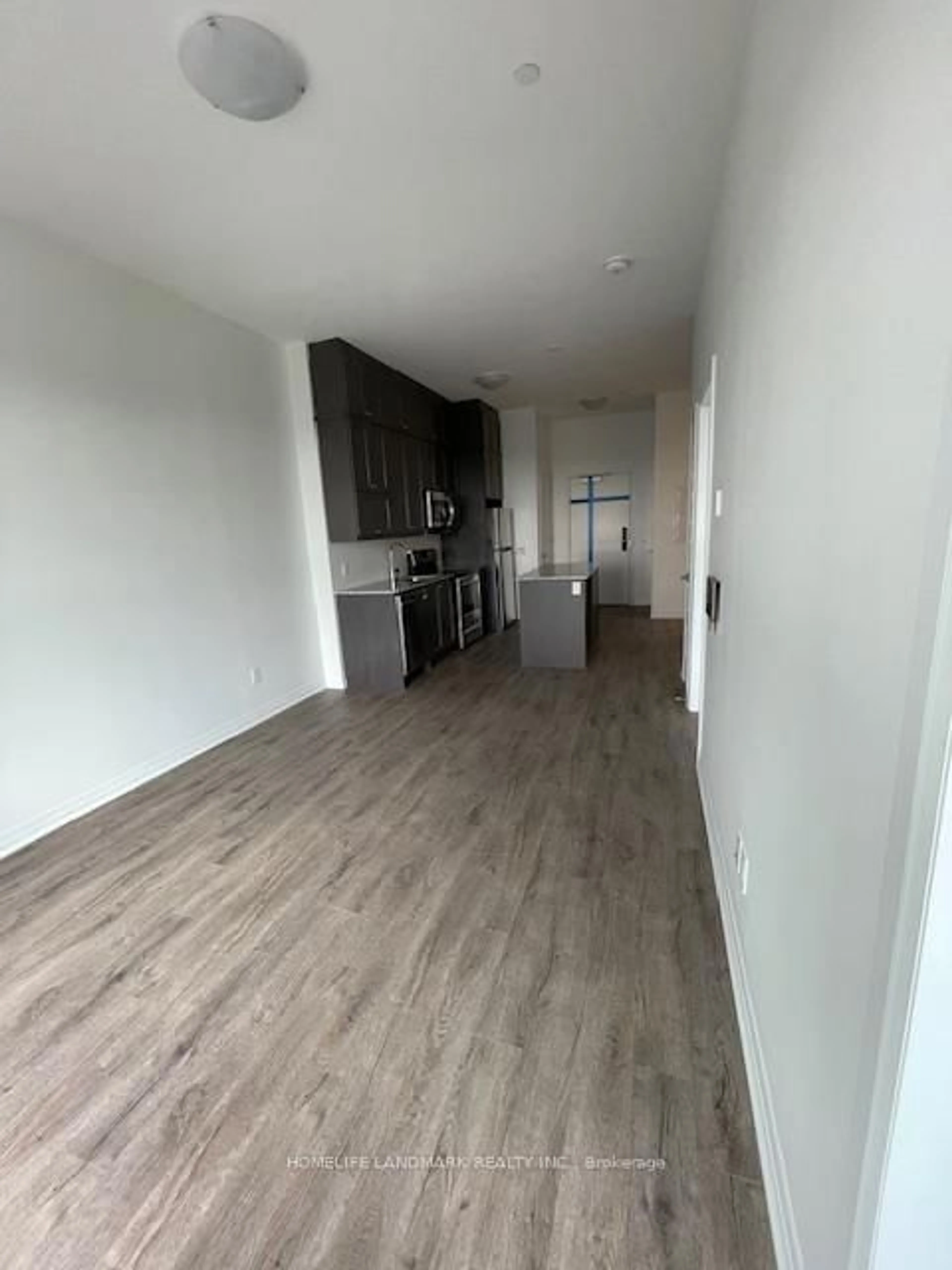 A pic of a room for 95 Dundas St #411, Oakville Ontario L6M 5N4