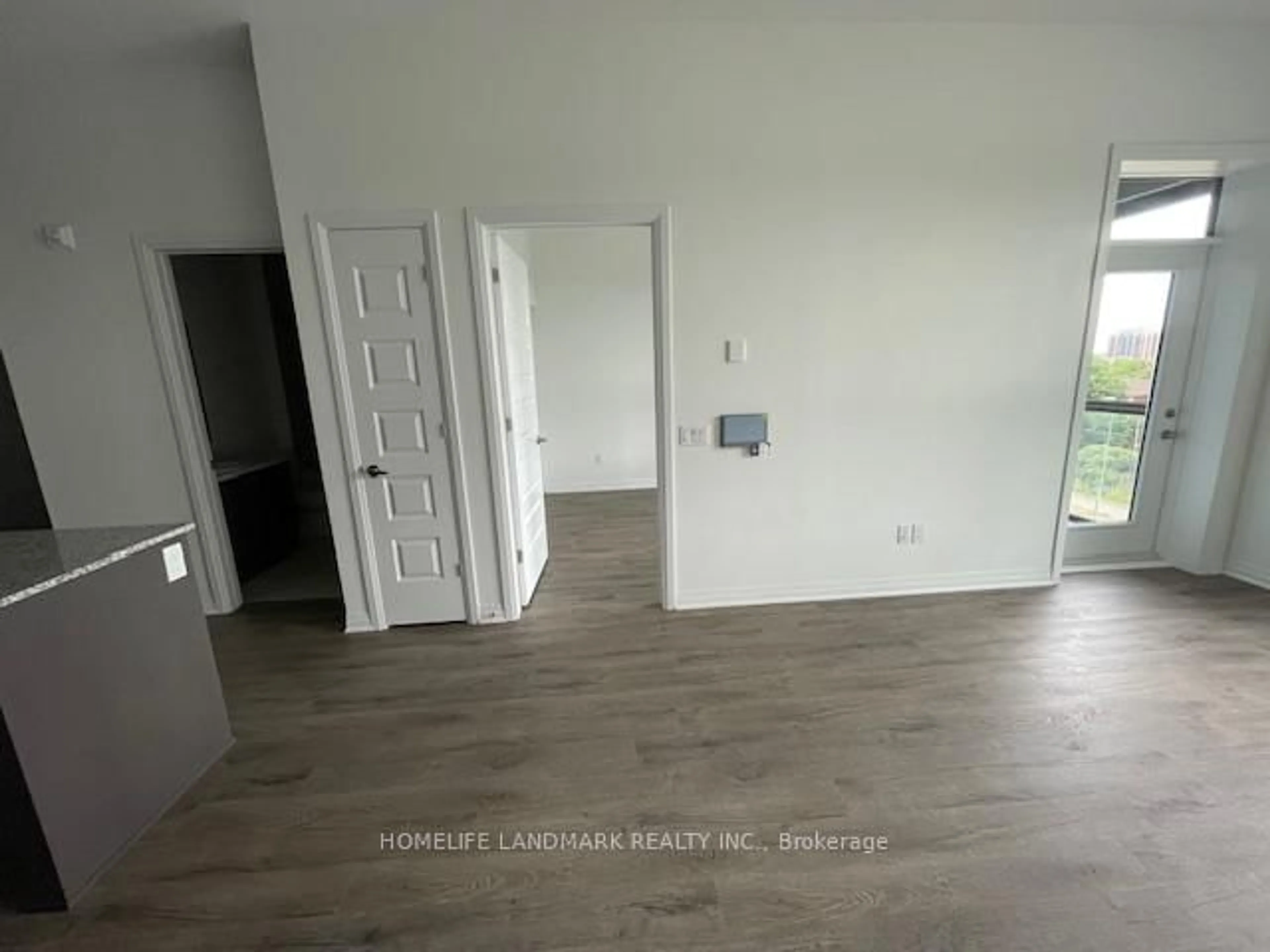 A pic of a room for 95 Dundas St #411, Oakville Ontario L6M 5N4