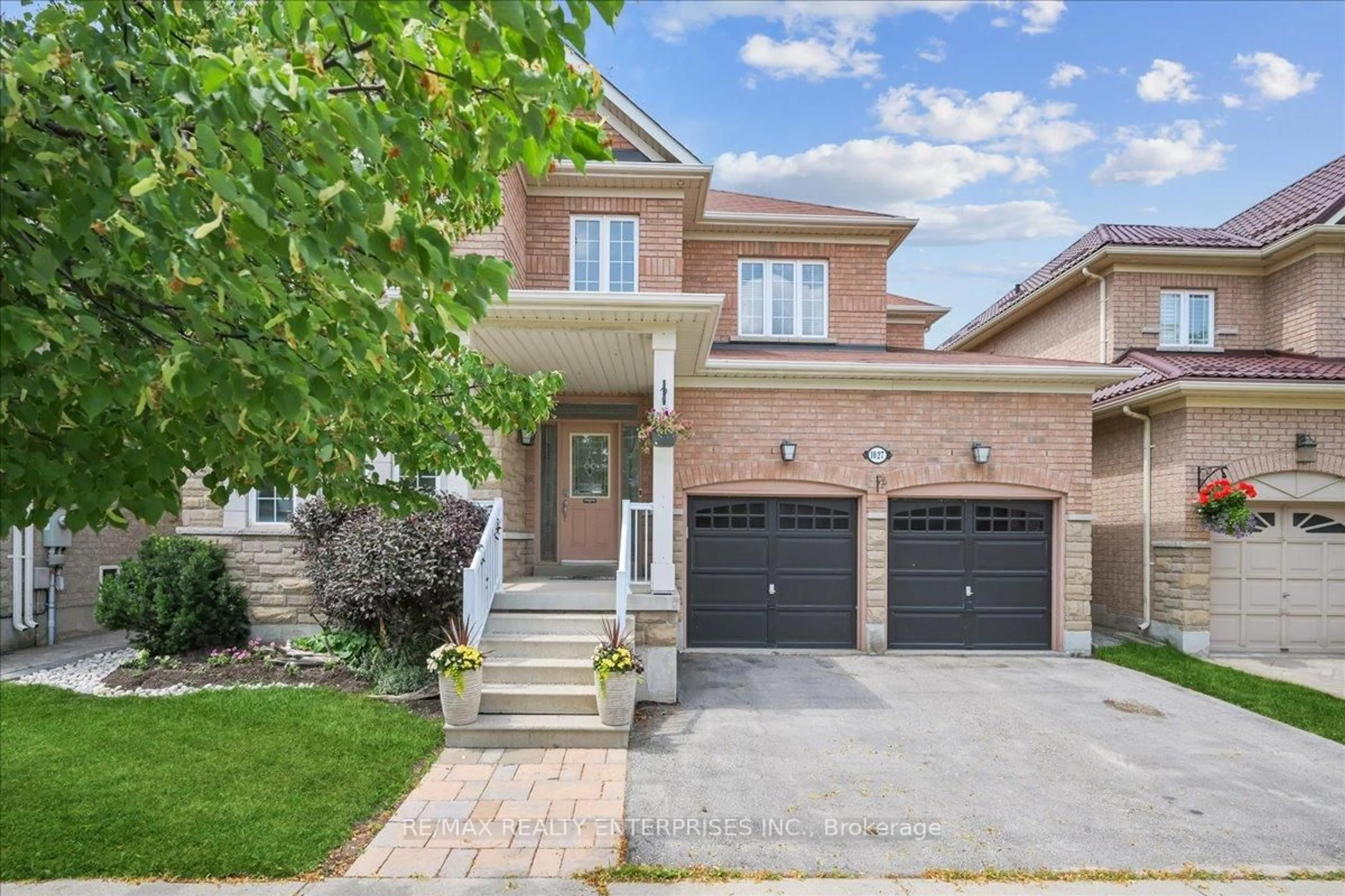 Home with brick exterior material, street for 1027 LAIDLAW Dr, Milton Ontario L9T 6S2