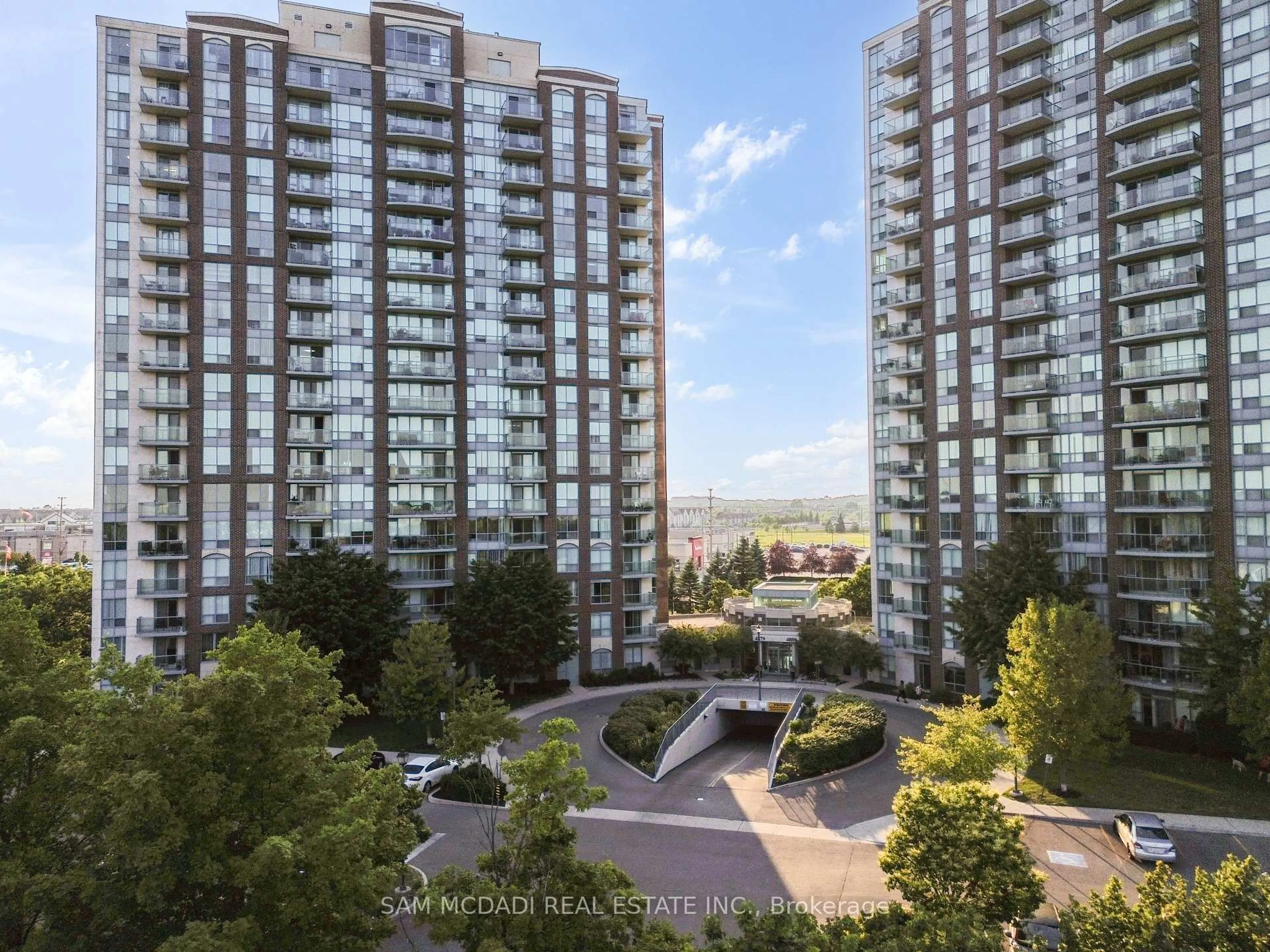 A pic from outside/outdoor area/front of a property/back of a property/a pic from drone, city buildings view from balcony for 4879 Kimbermount Ave #1608, Mississauga Ontario L5M 7R8