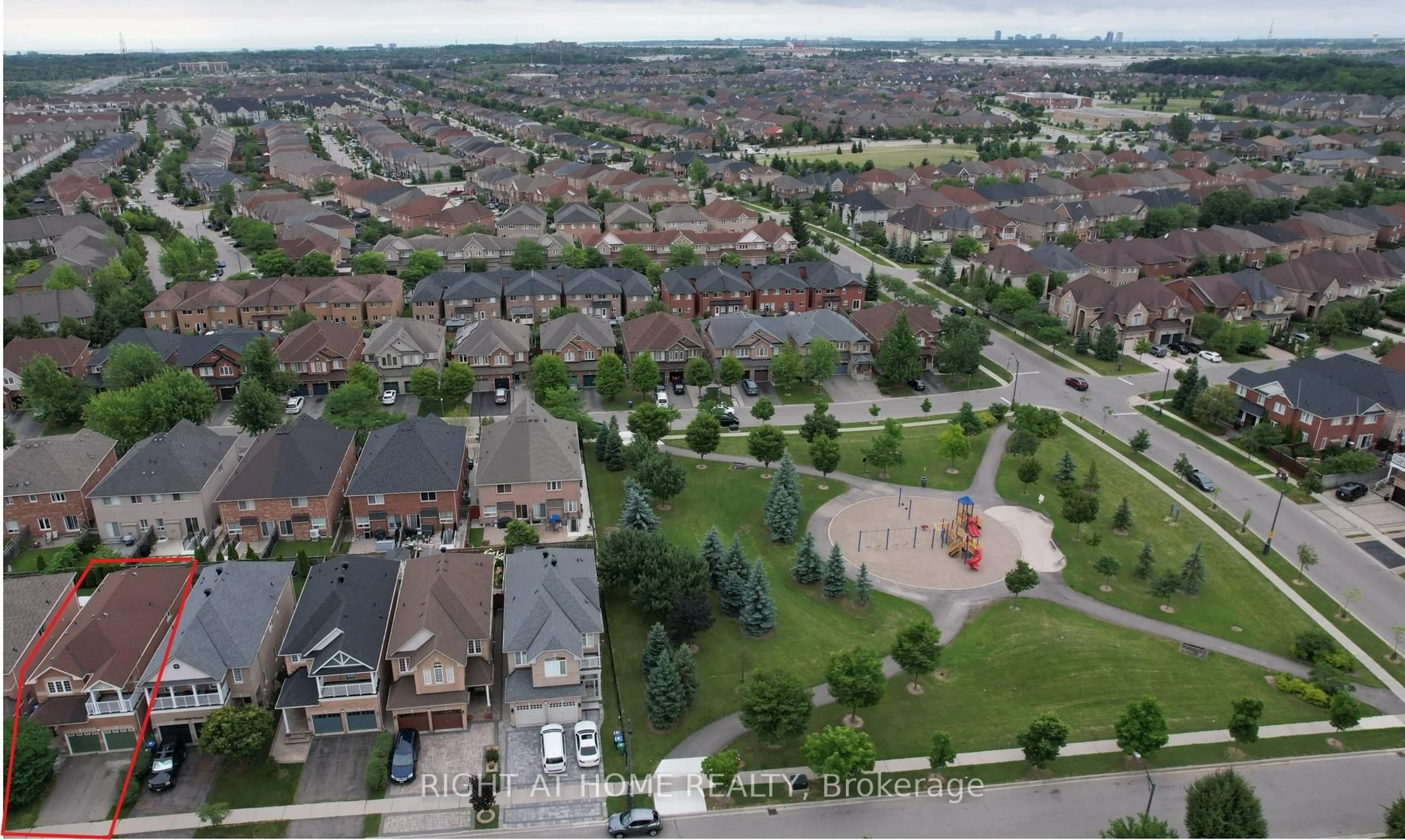 A pic from outside/outdoor area/front of a property/back of a property/a pic from drone, unknown for 3249 Cabano Cres, Mississauga Ontario L5M 0B9