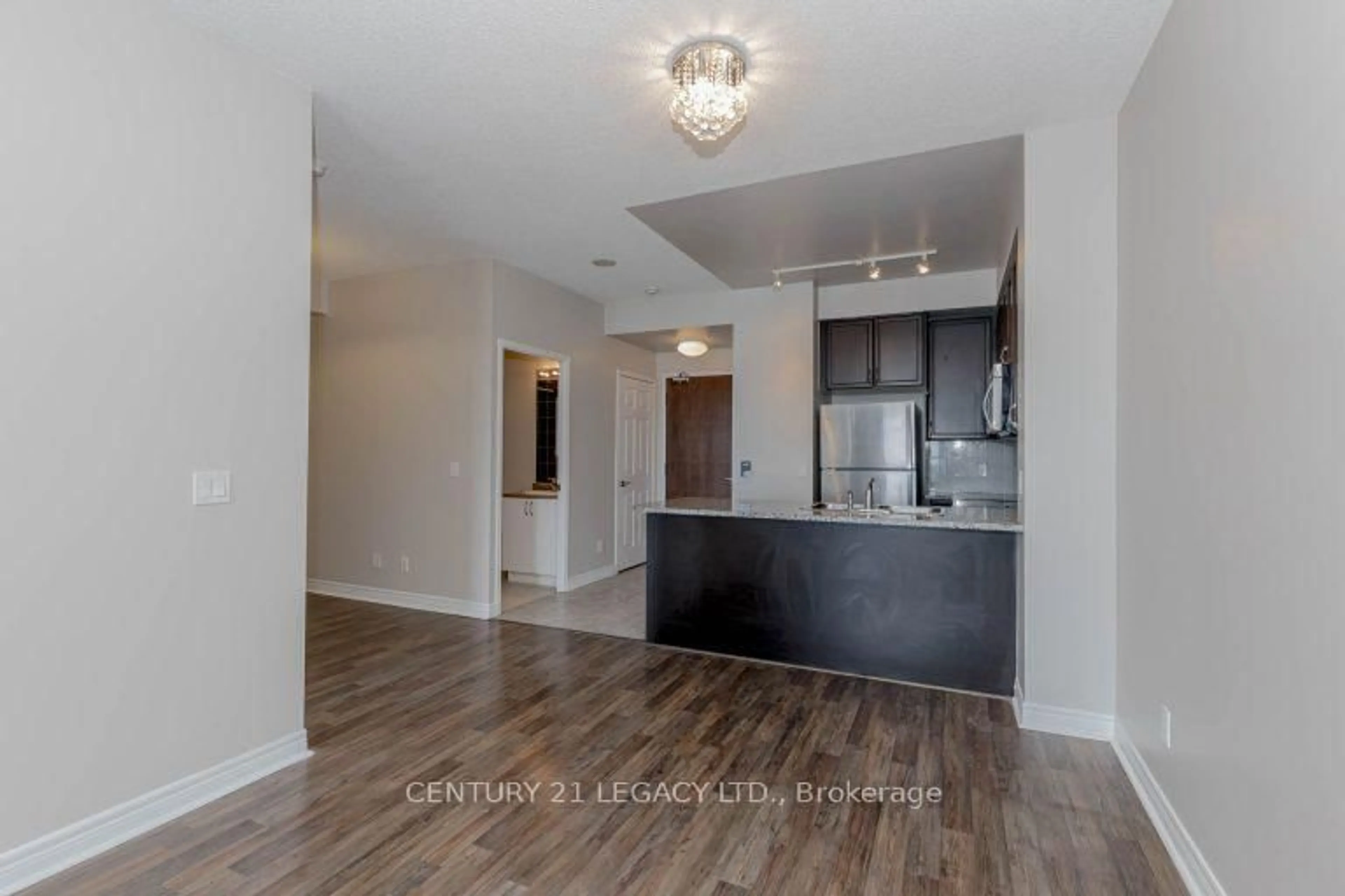 Open concept kitchen, wood/laminate floor for 339 RATHBURN Rd #1107, Mississauga Ontario L5B 0K6